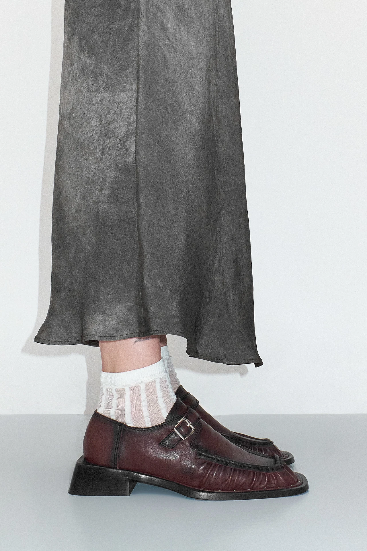 ec-miista-Tiana-Brushed-Burgundy-Black-Loafers-03