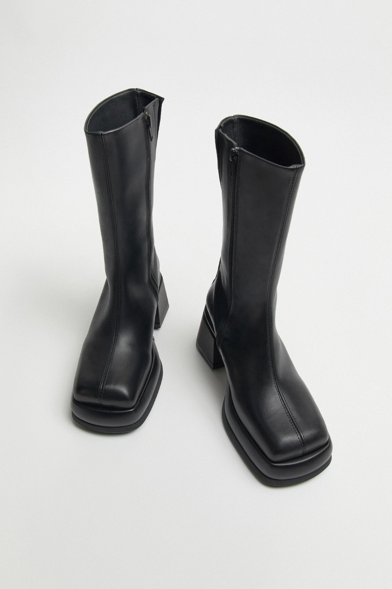 E8-cassia-black-boots-04