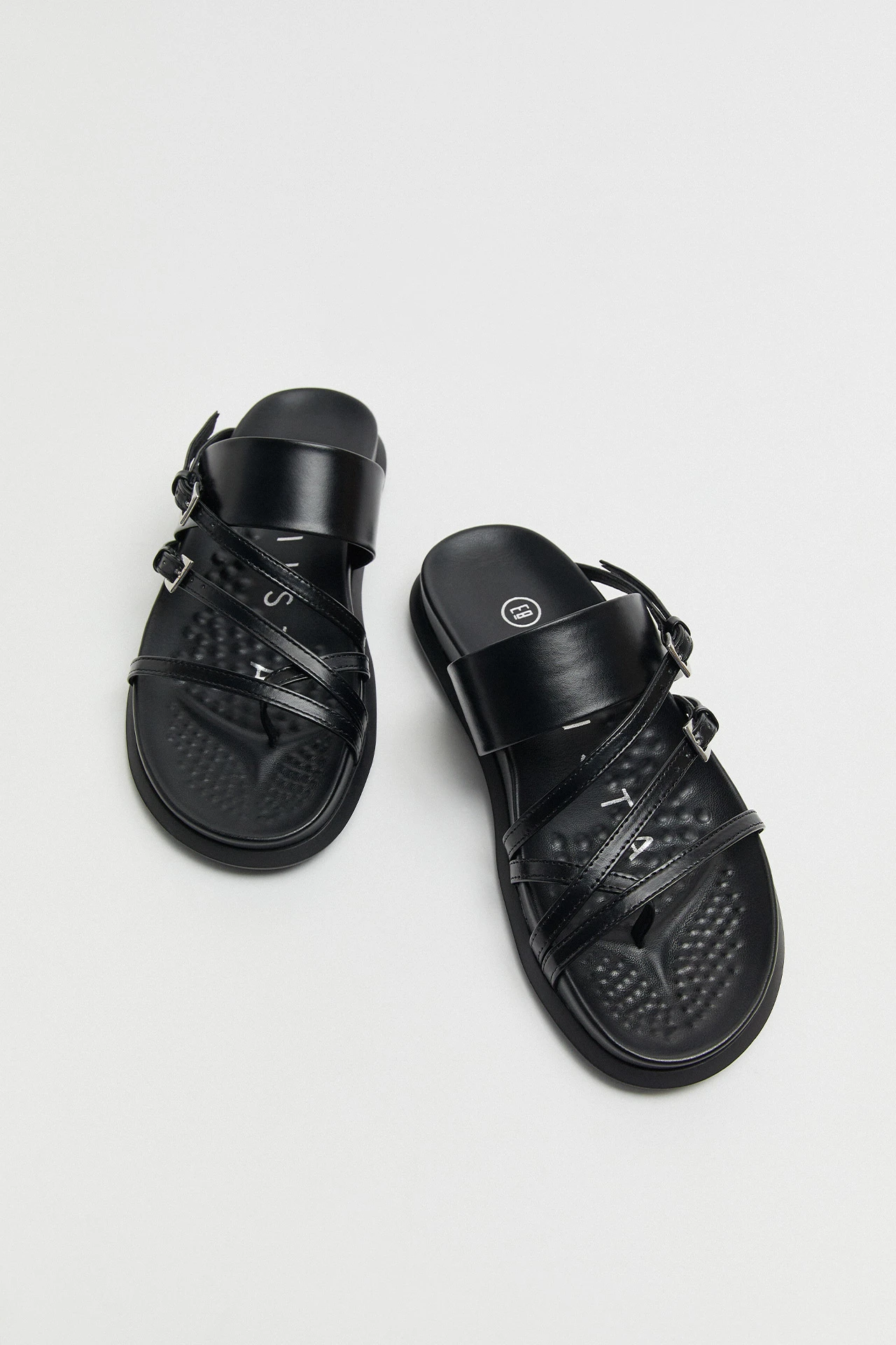 E8-Bahia-Black-Sandal-04