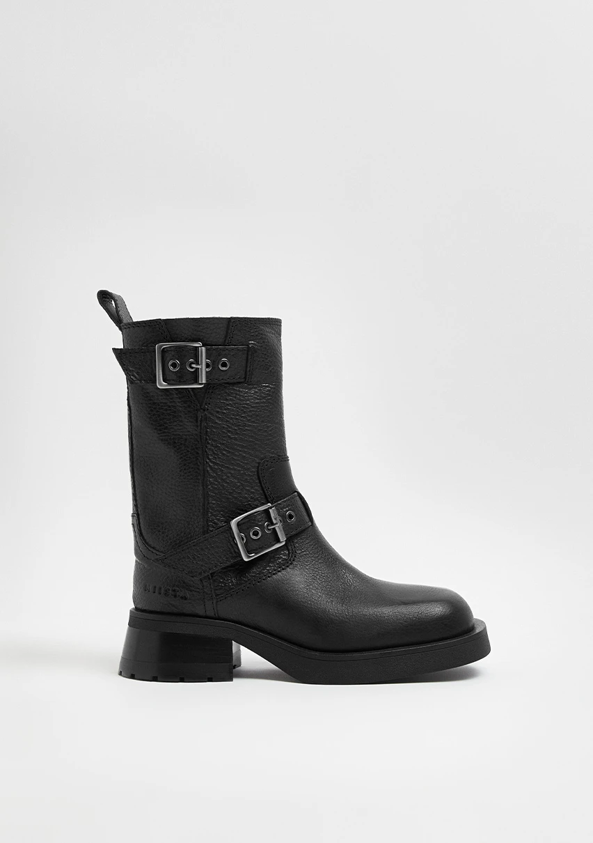 ec-e8-renate-black-boots-cp-2