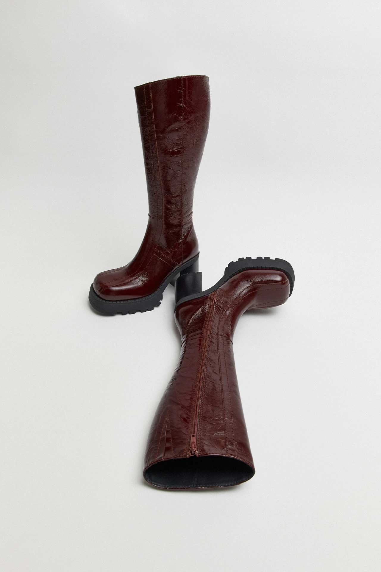 E8-dulce-burgundy-tall-boots-02