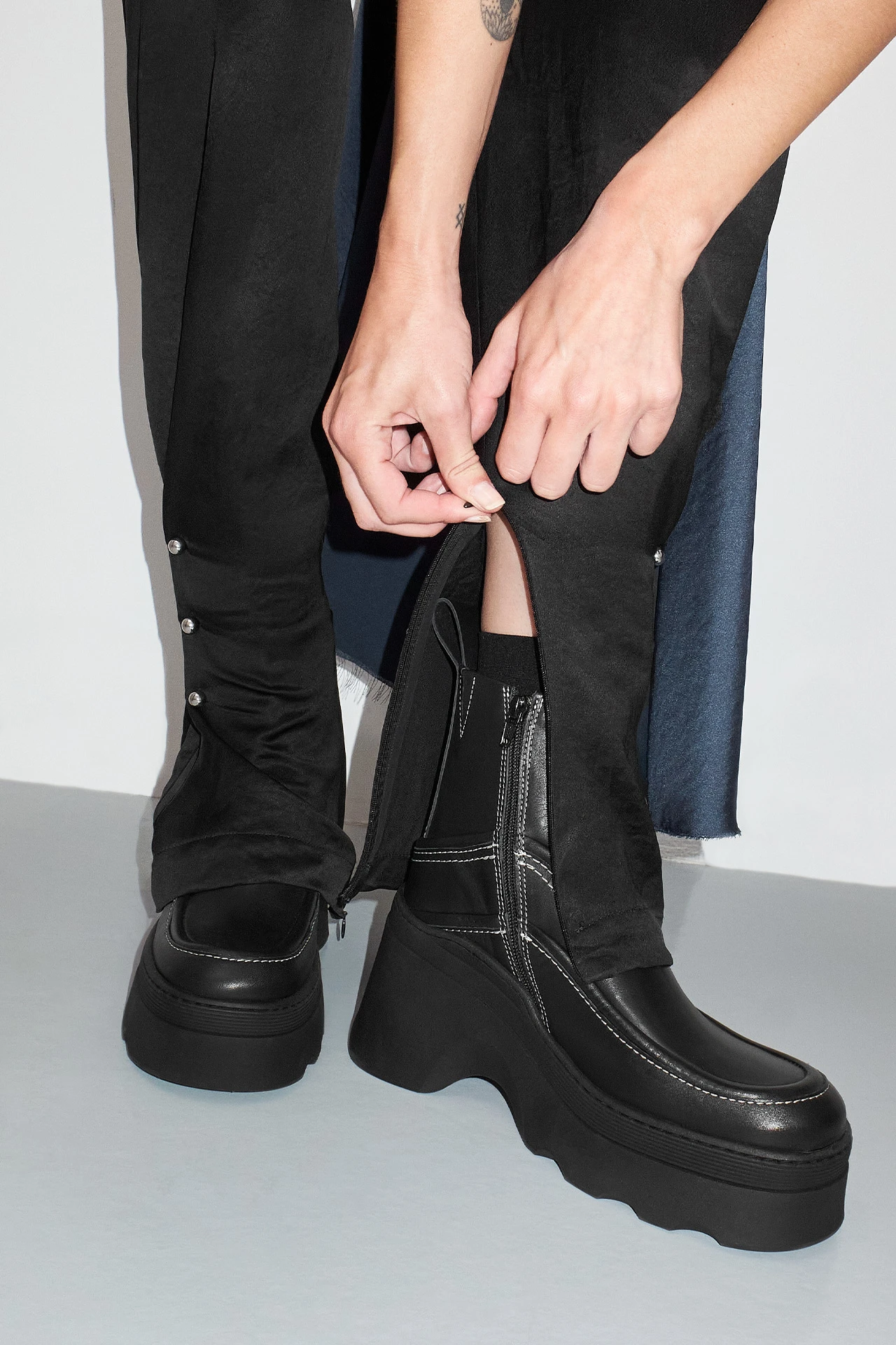 EC-E8-annelise-black-ankle-boots-05