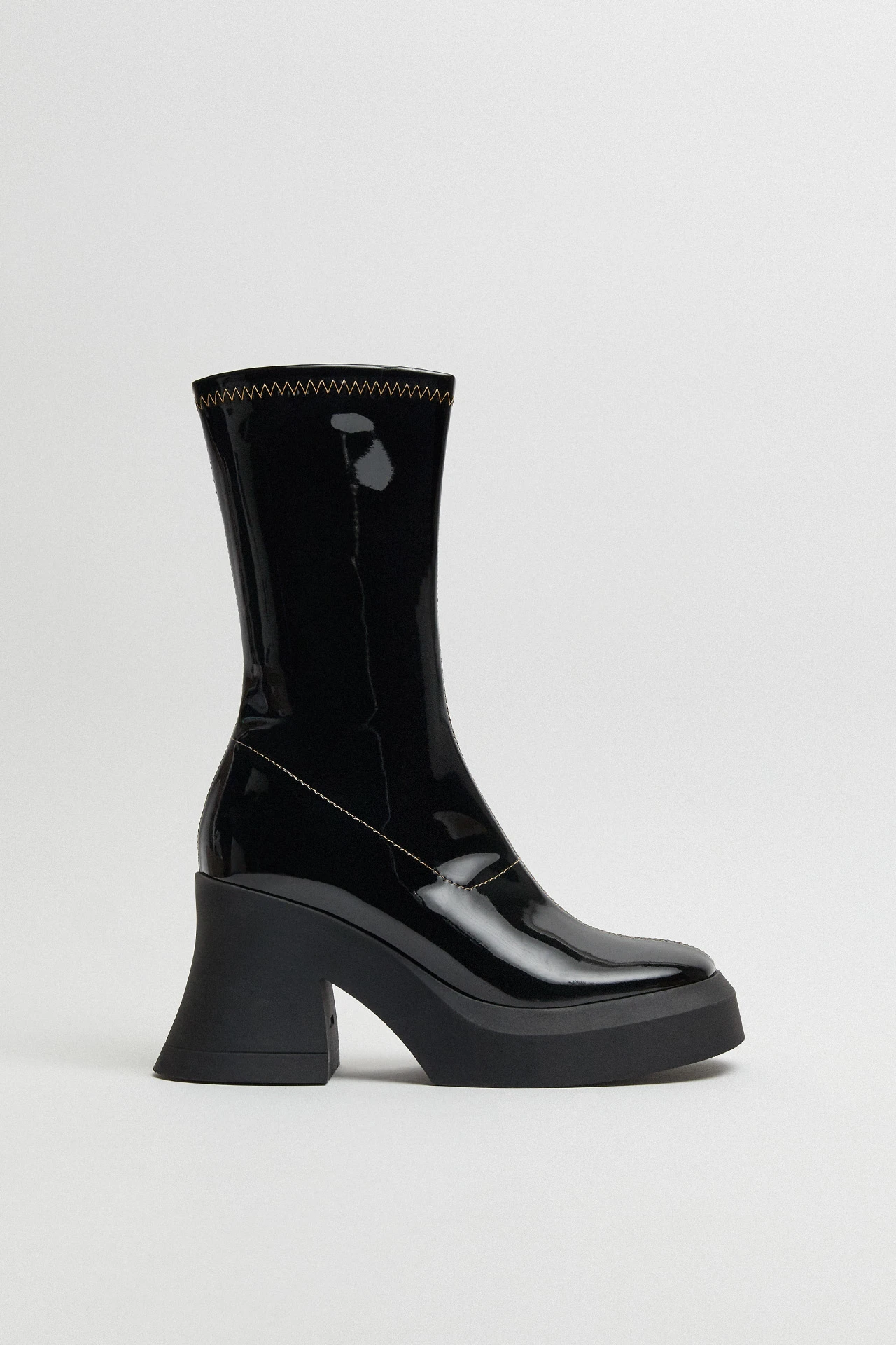 E8-Aura-Black-Stretch-Ankle-Boot-01