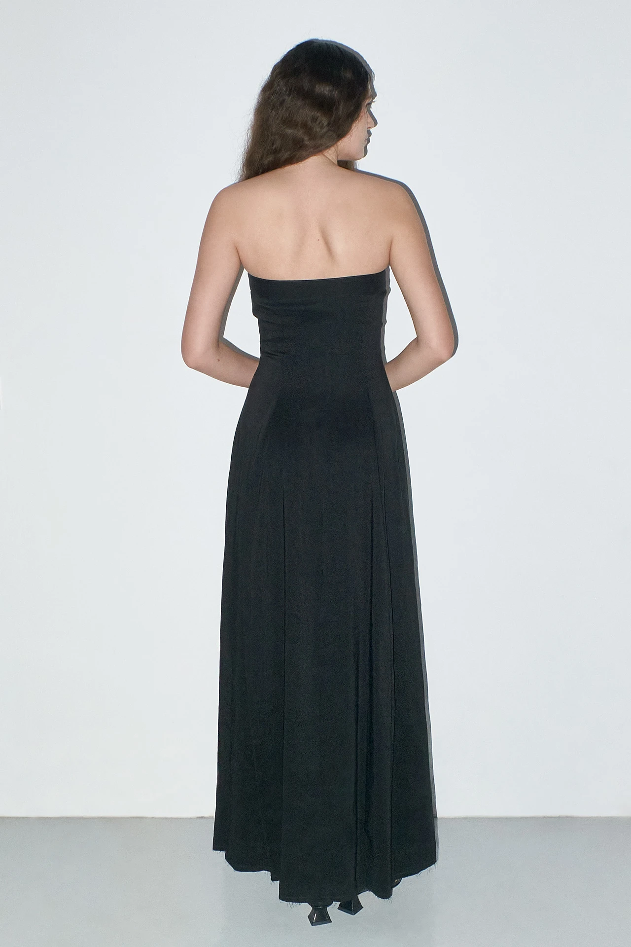 EC-miista-lin-black-dress-06