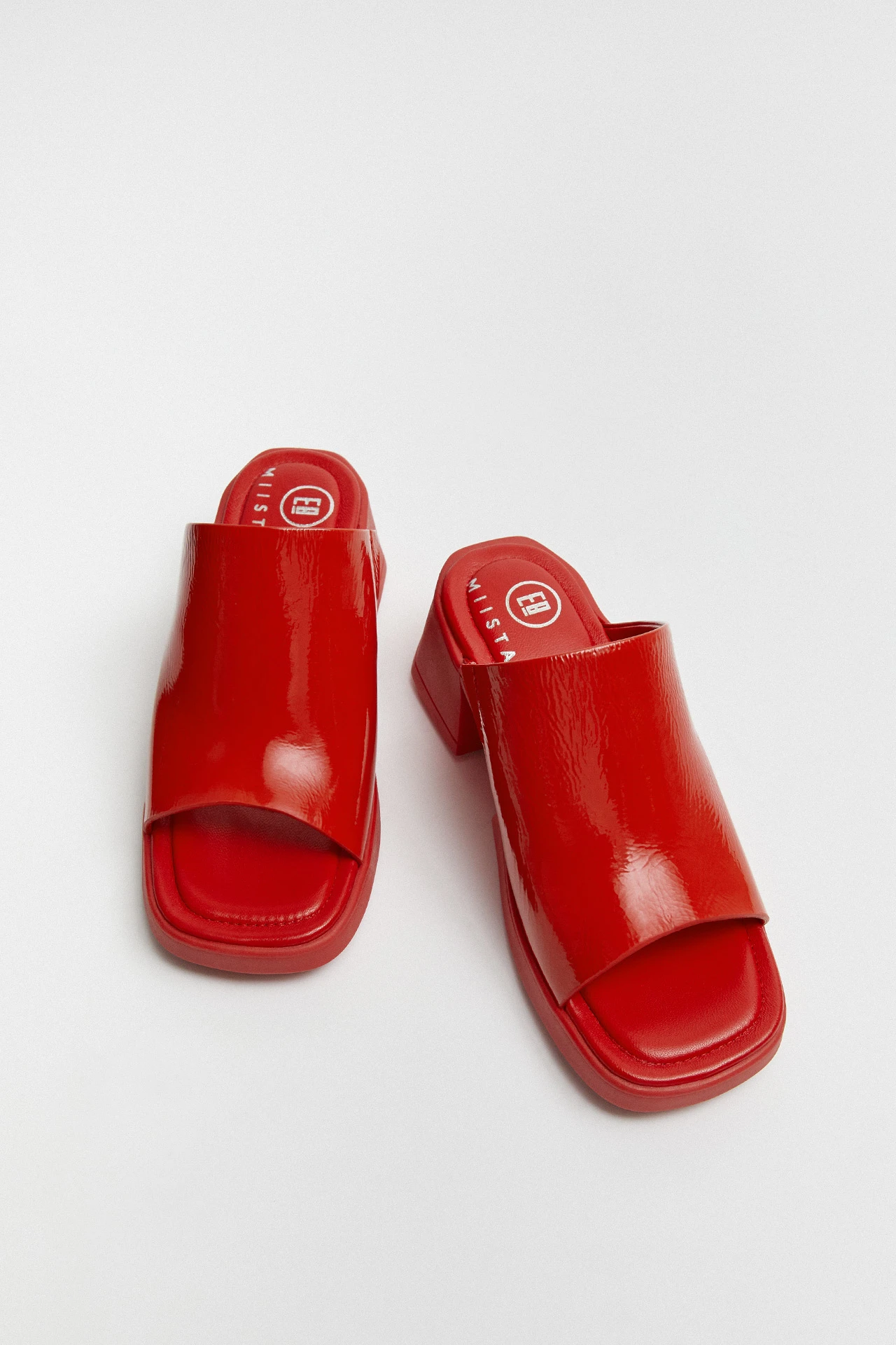 E8-Clarin-Rojo-Mule-Sandal-04
