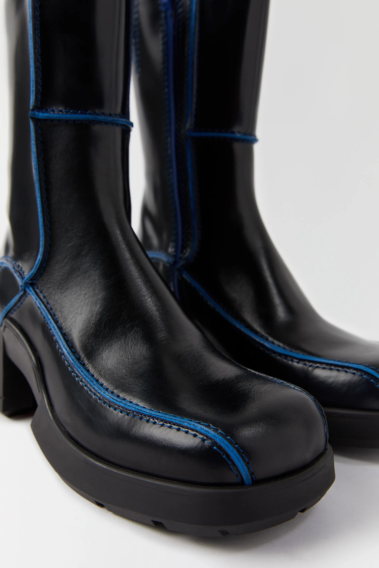 e8-meiko-black-blue-boots-03