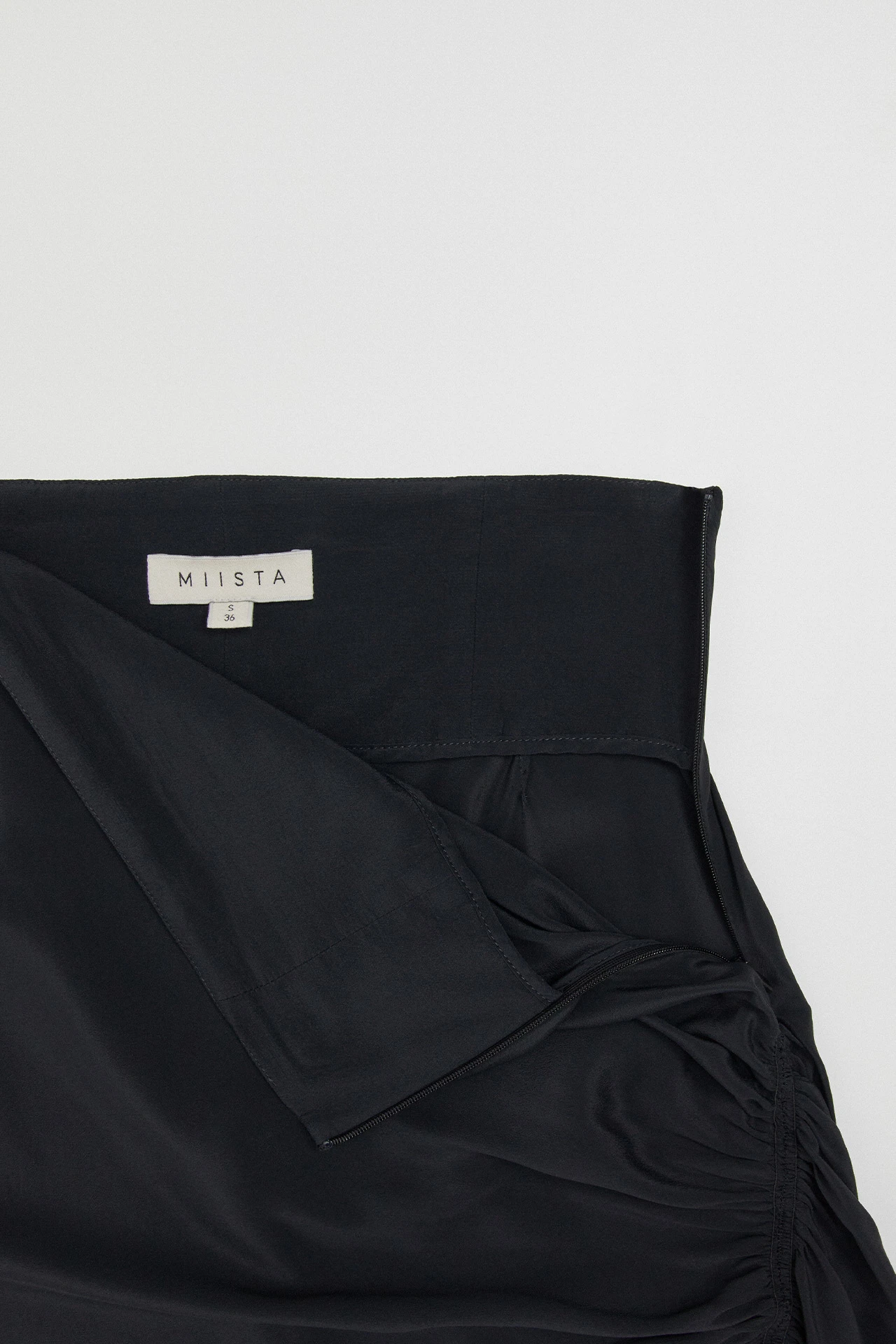 Miista-ze-black-skirt-03