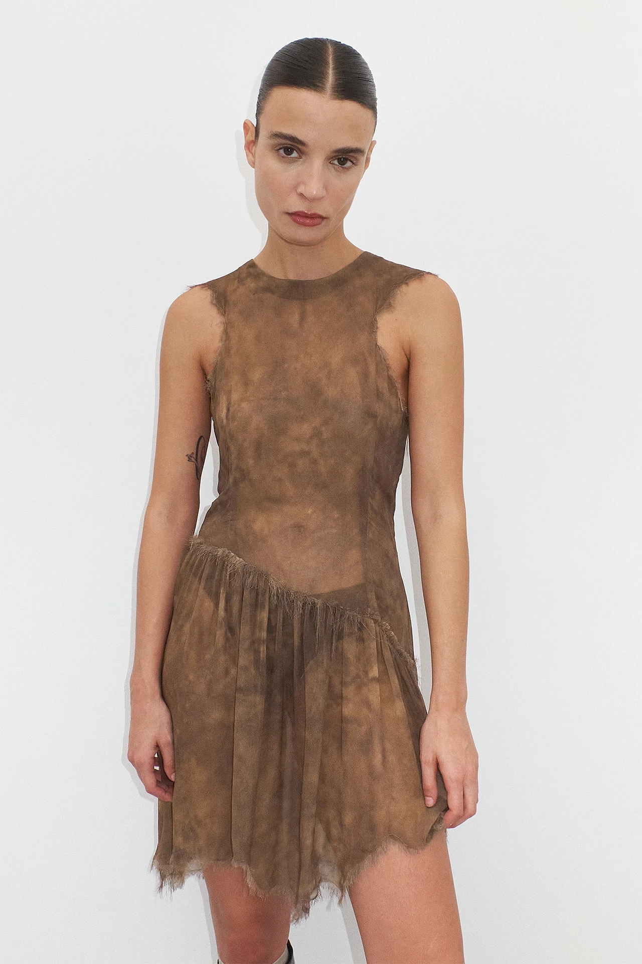 EC2-miista-siv-brown-dress-03