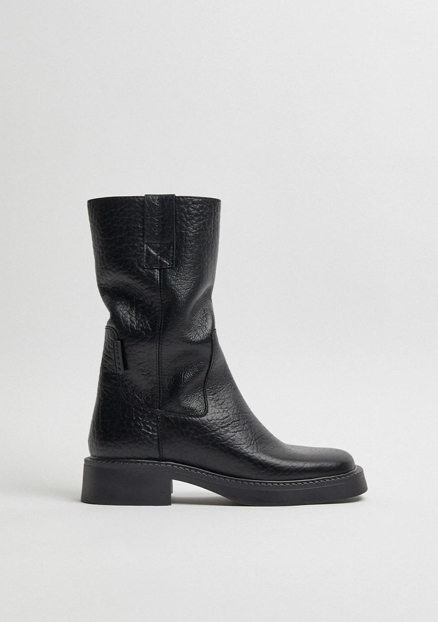 E8-aron-black-boots-CP-1