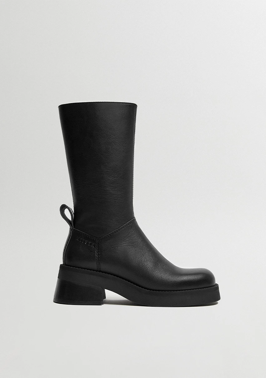 E8-Jutta-Black-Boots-cp-1