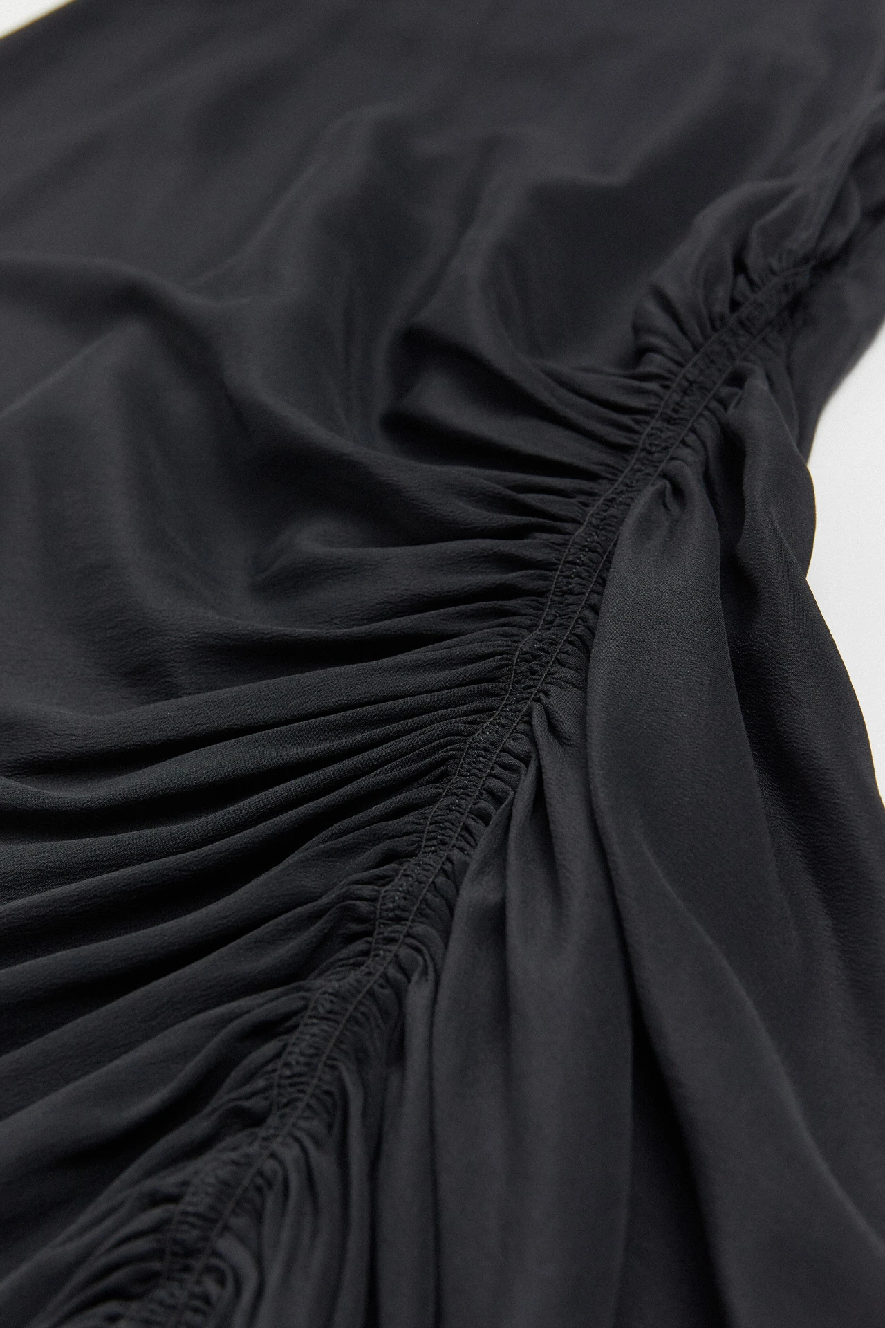 Miista-ze-black-skirt-02