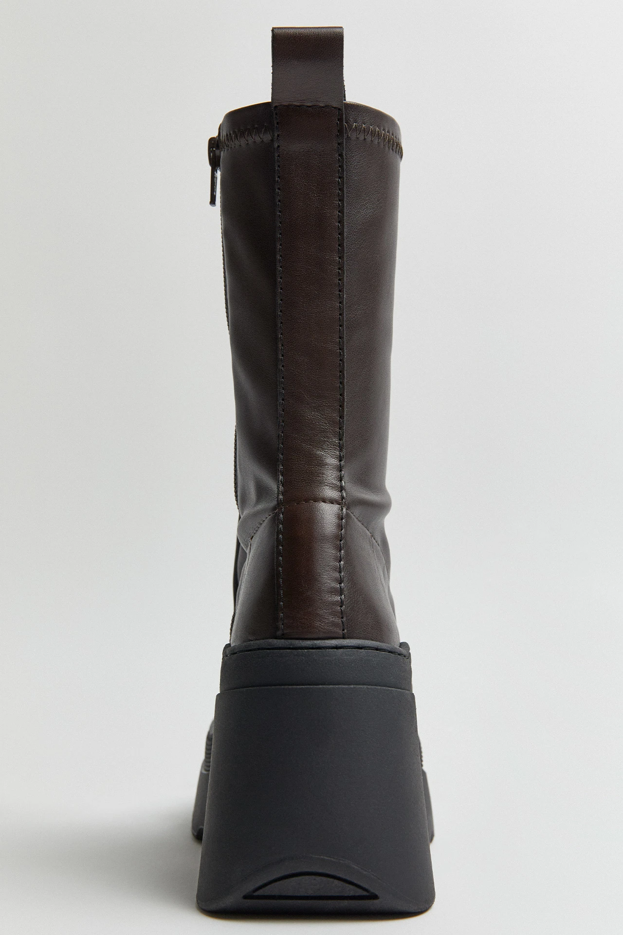 E8-deandra-brown-boots-05