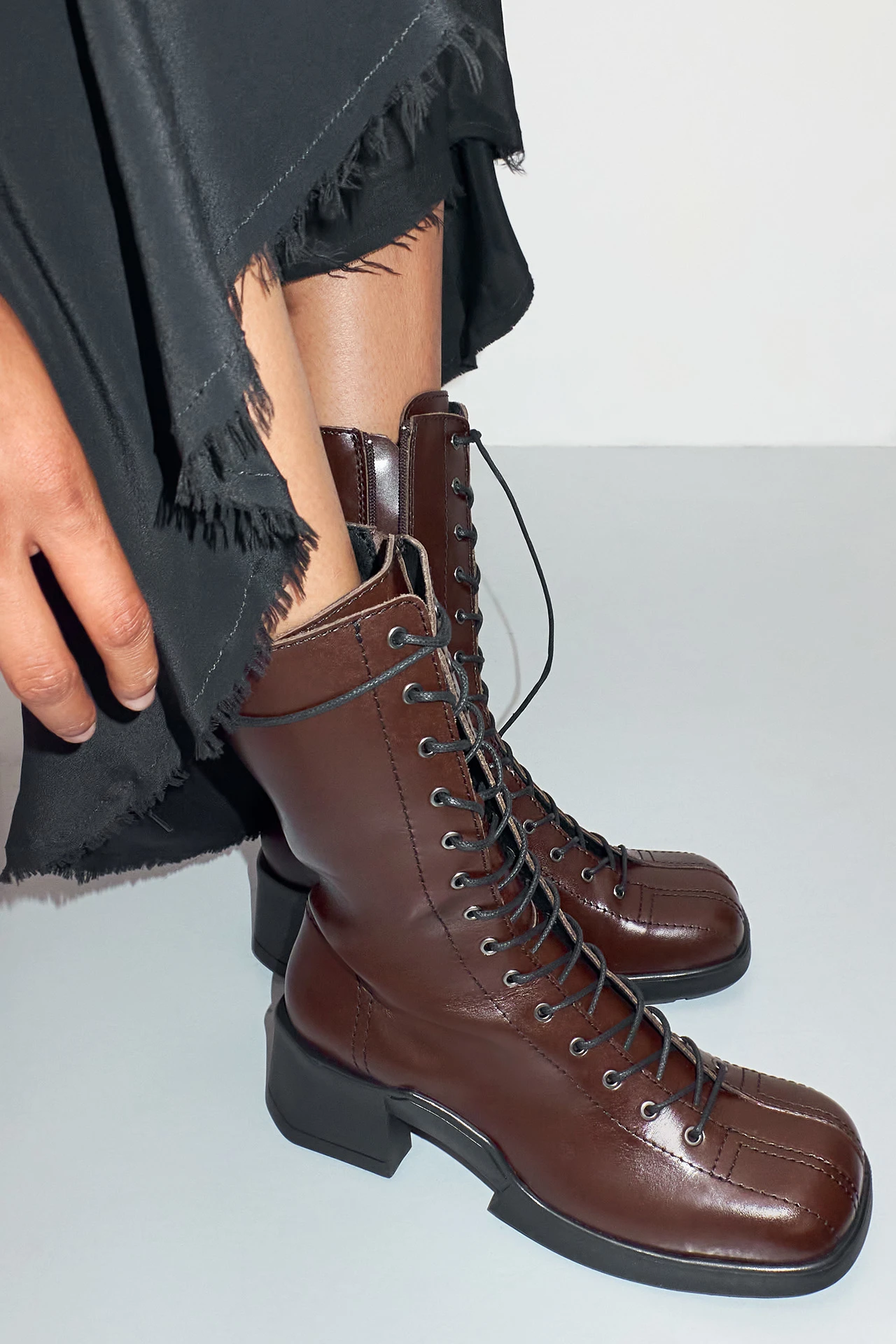 EC-E8-Inge-Brown-Black-Ankle-Boots-06