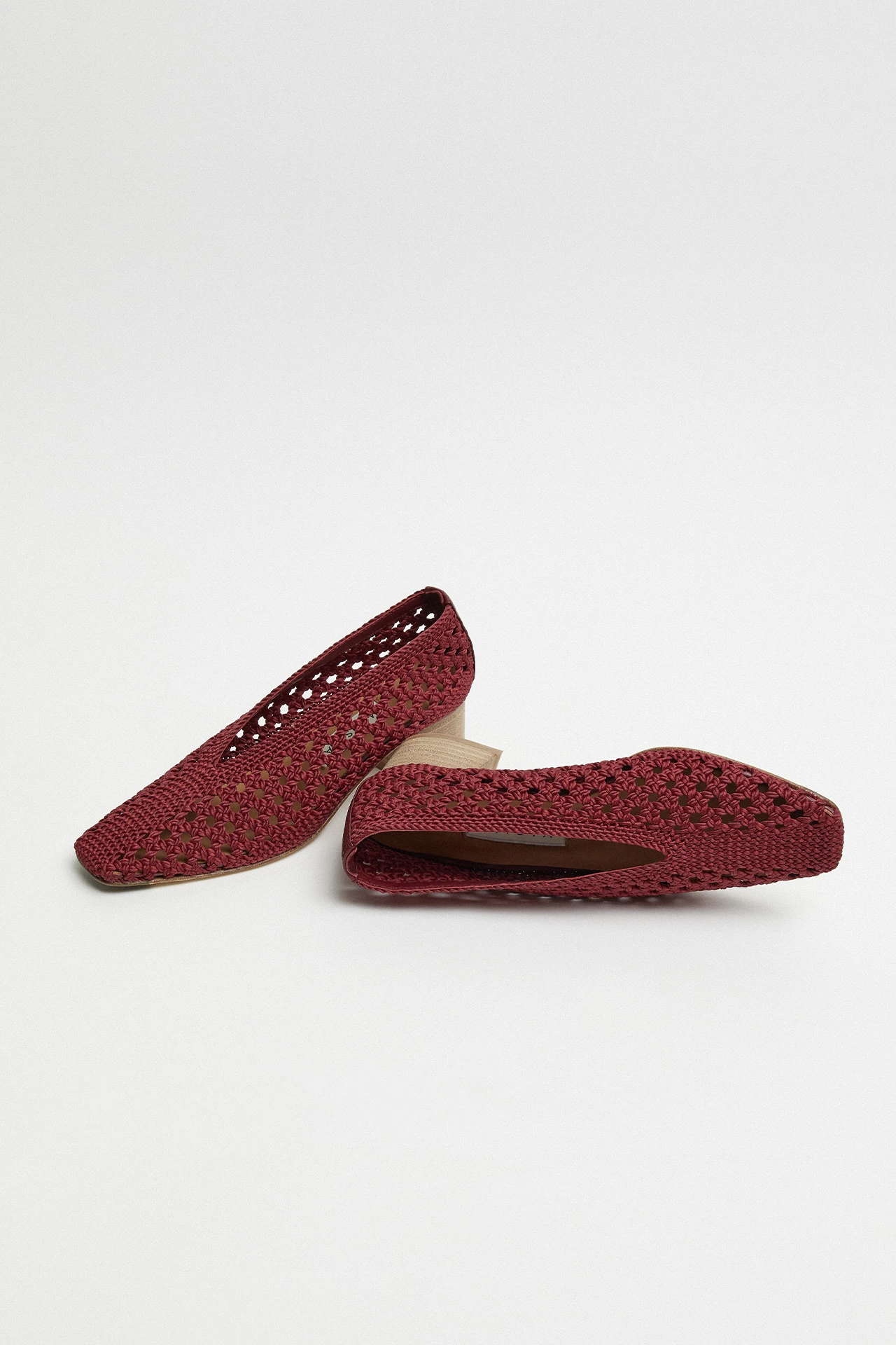 Miista-taissa-burgundy-courts-02