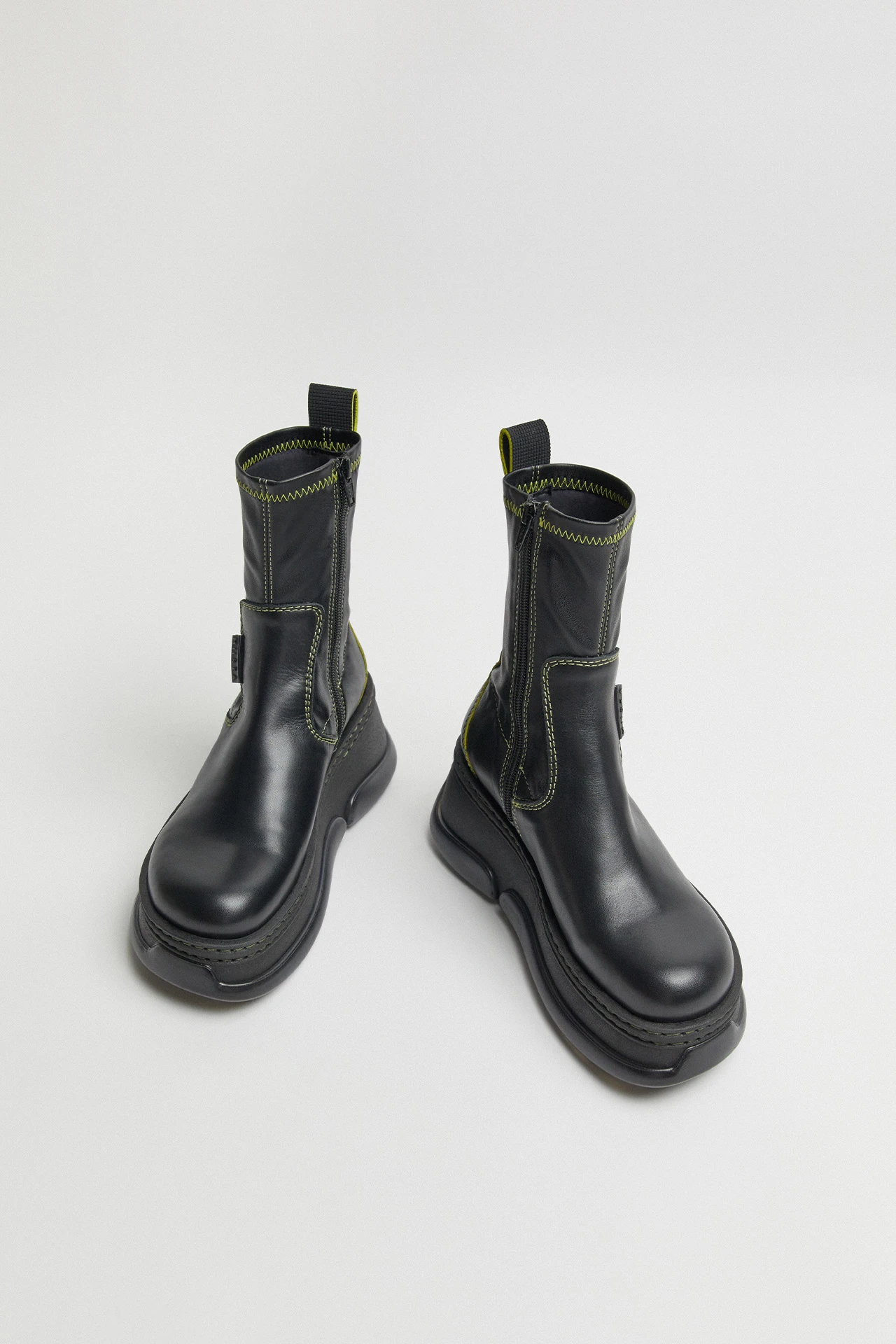 E8-kattrin-black-boots-04