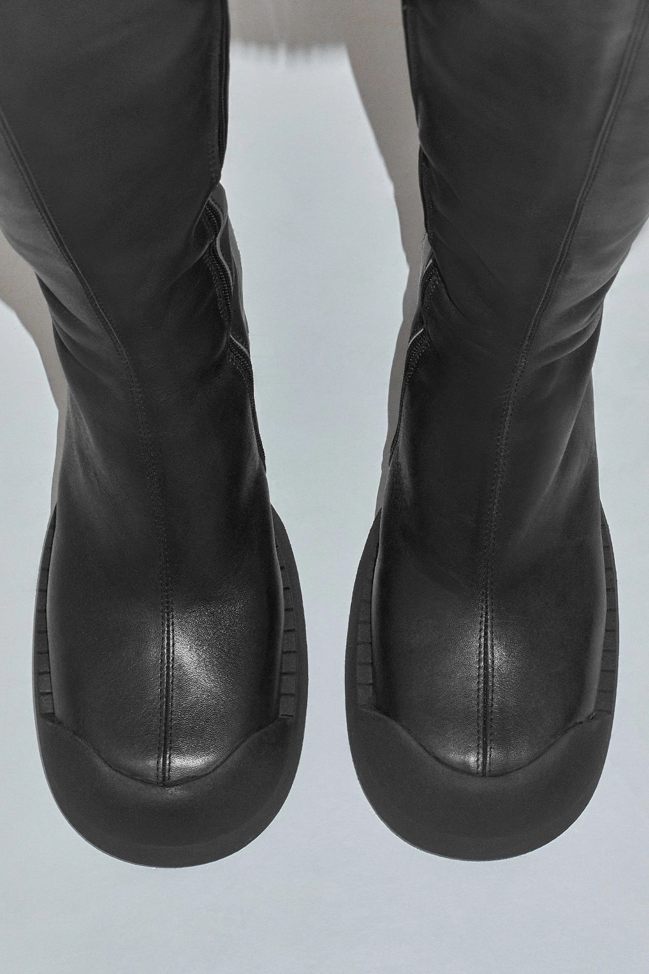 ec-e8-Gesa-Black-Tall-Boots-03