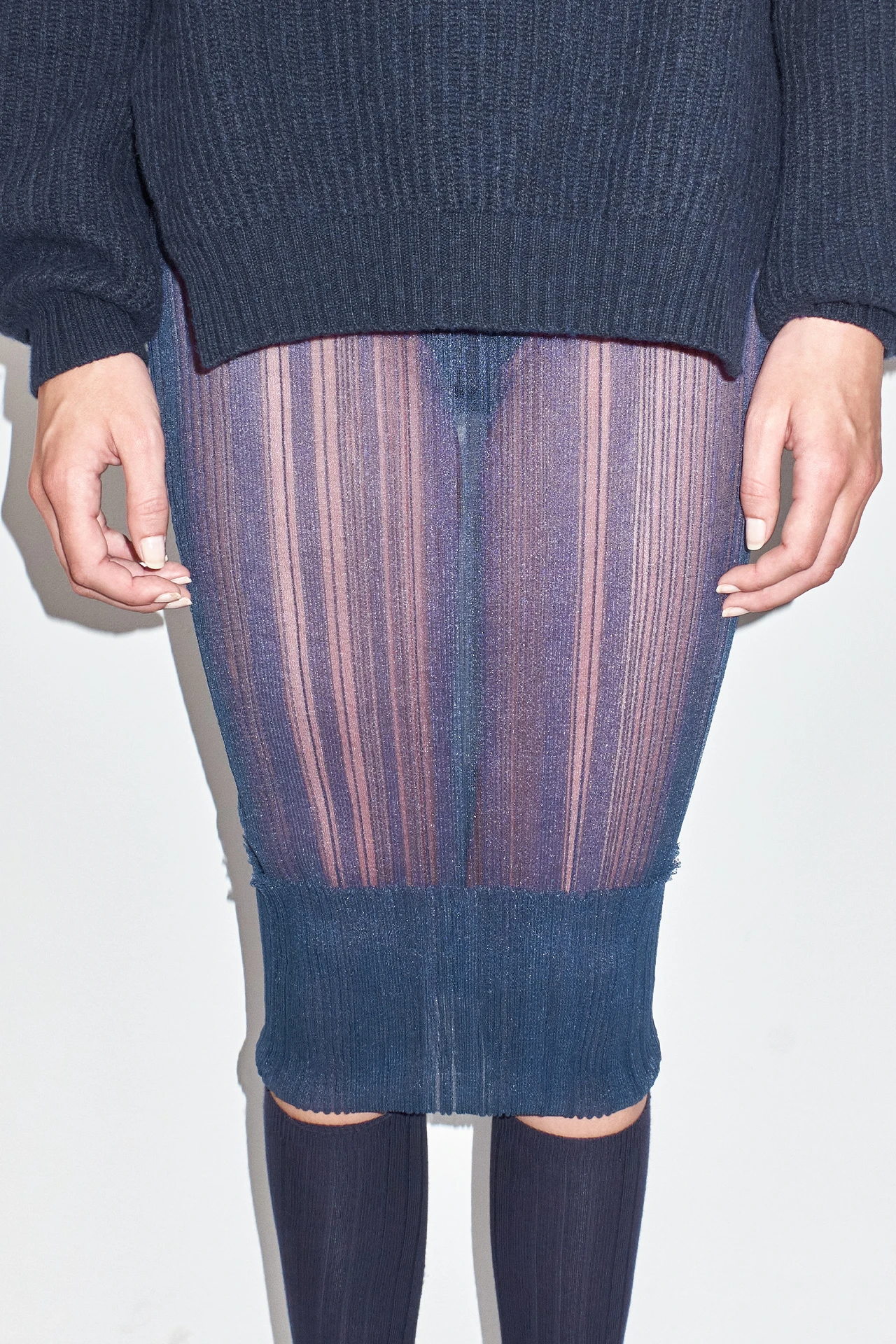 ec-miista-Naree-Navy-Knit-Skirt-02