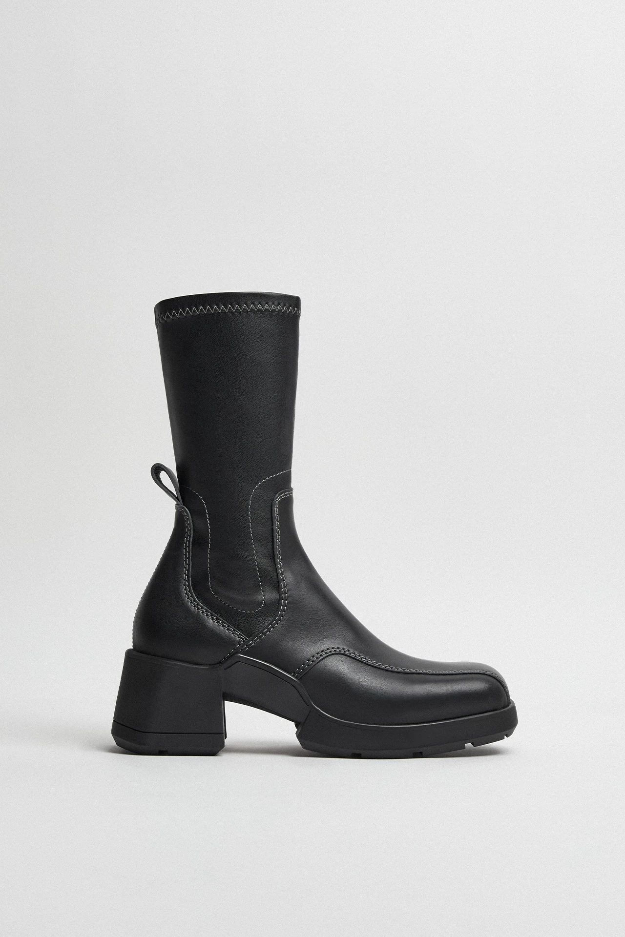 E8-viken-black-boots-01