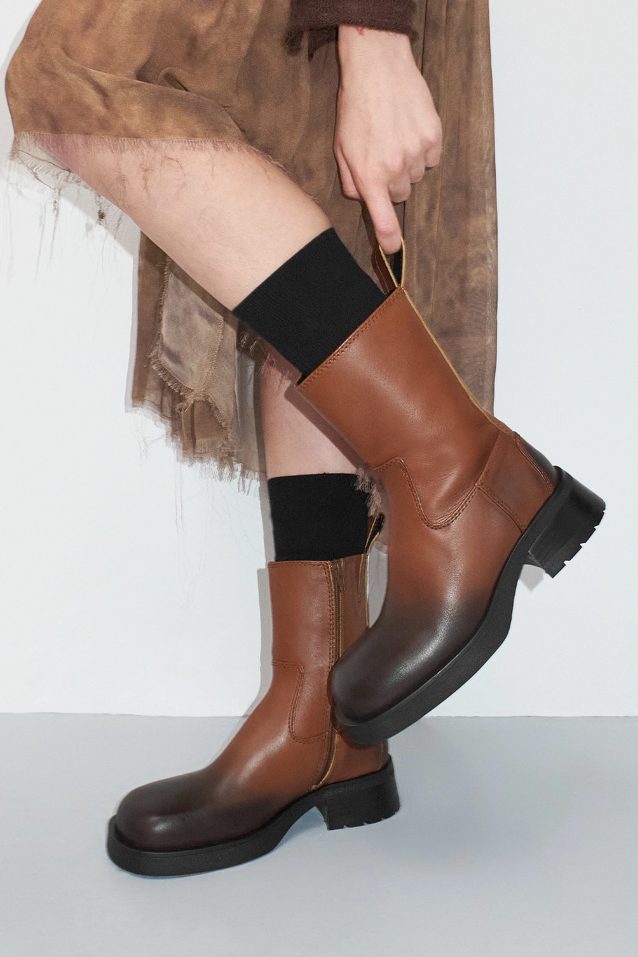 EC-E8-yolanda-brown-black-ankle-boots-03