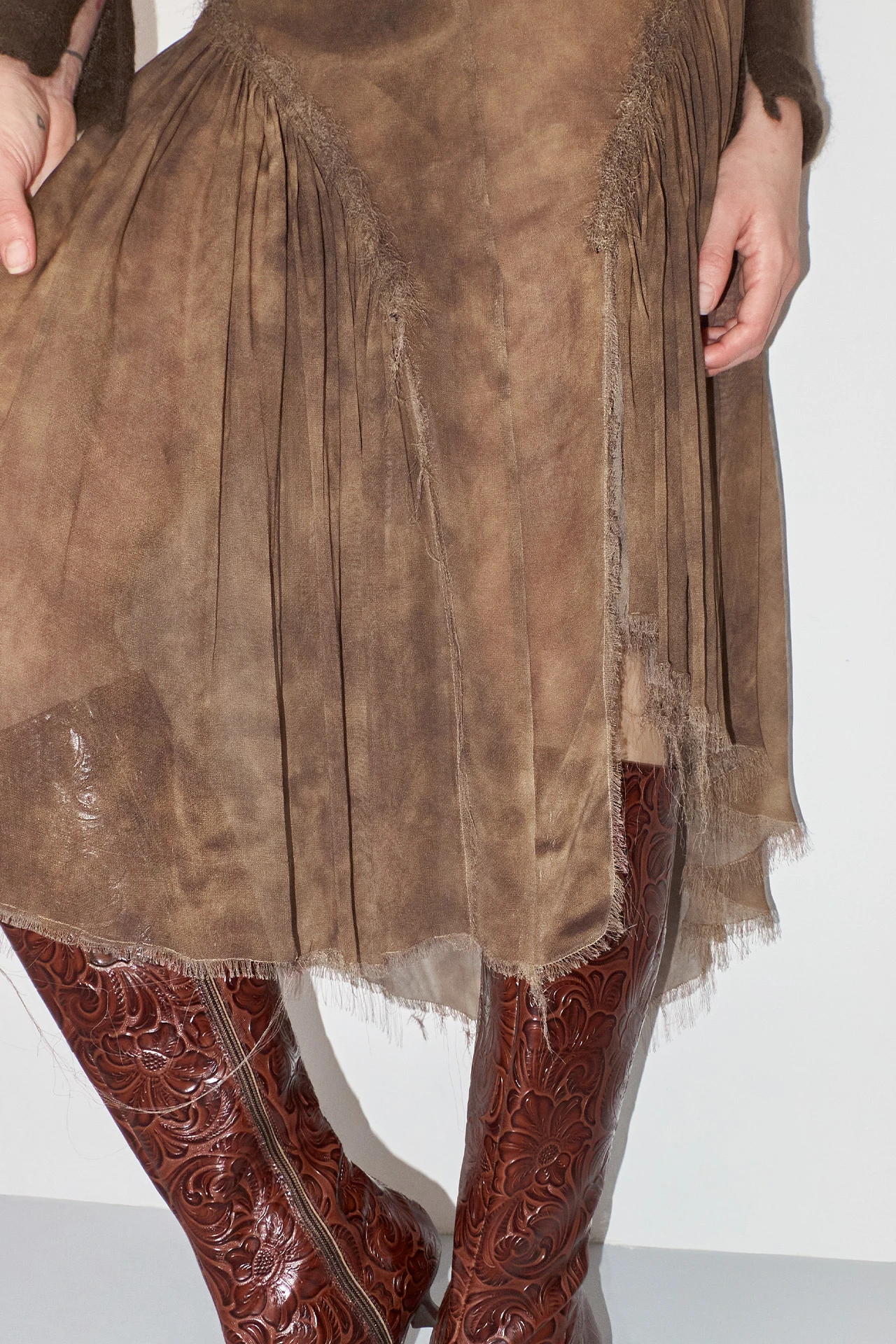 EC-miista-griselda-brown-skirt-03