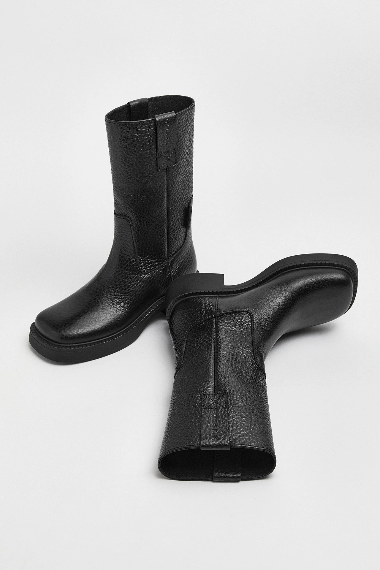 e8-Aron-New-Black-Ankle-Boots-03