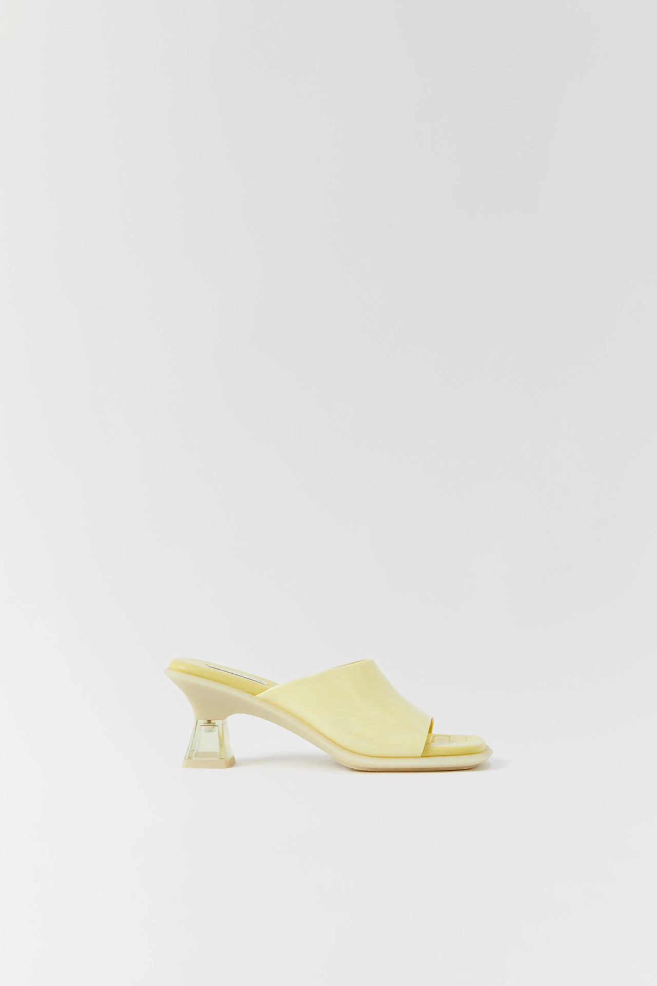 Miista-synthia-beige-sandals-01