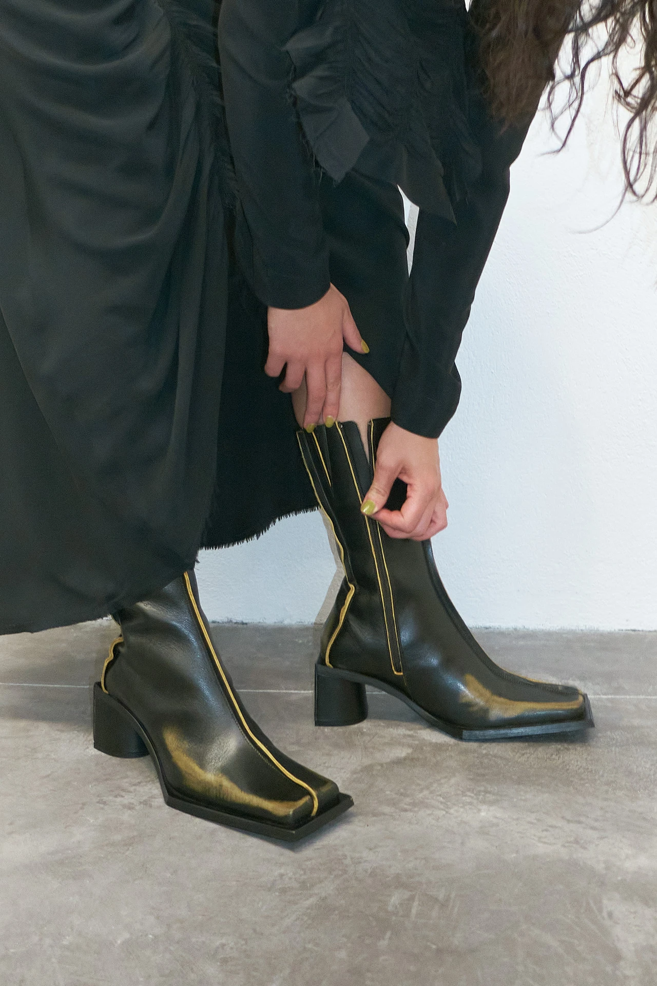 EC-miista-reiko-black-mustard-boots-04