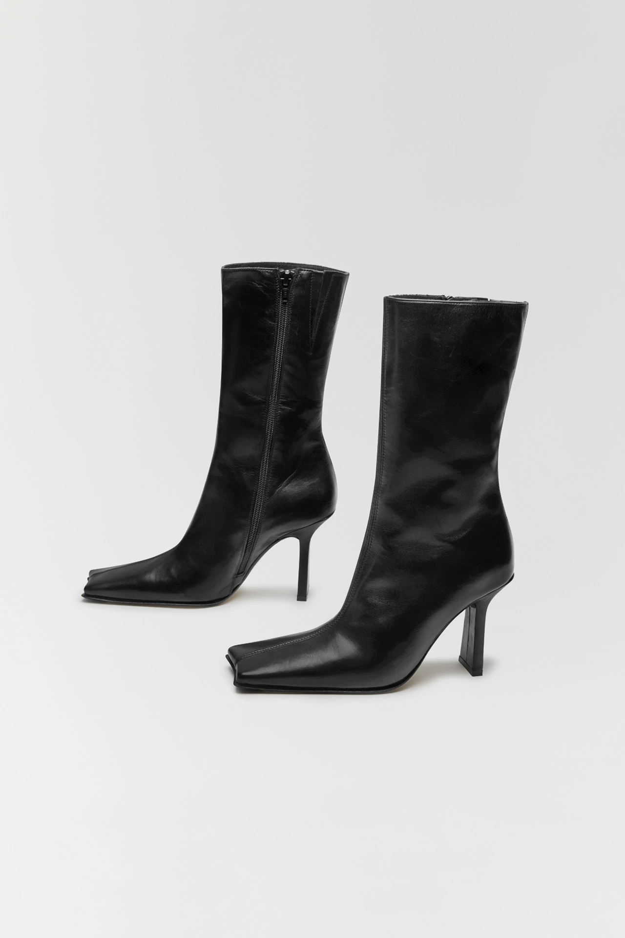 Noor Black Boots // Miista Shoes // Made in Spain