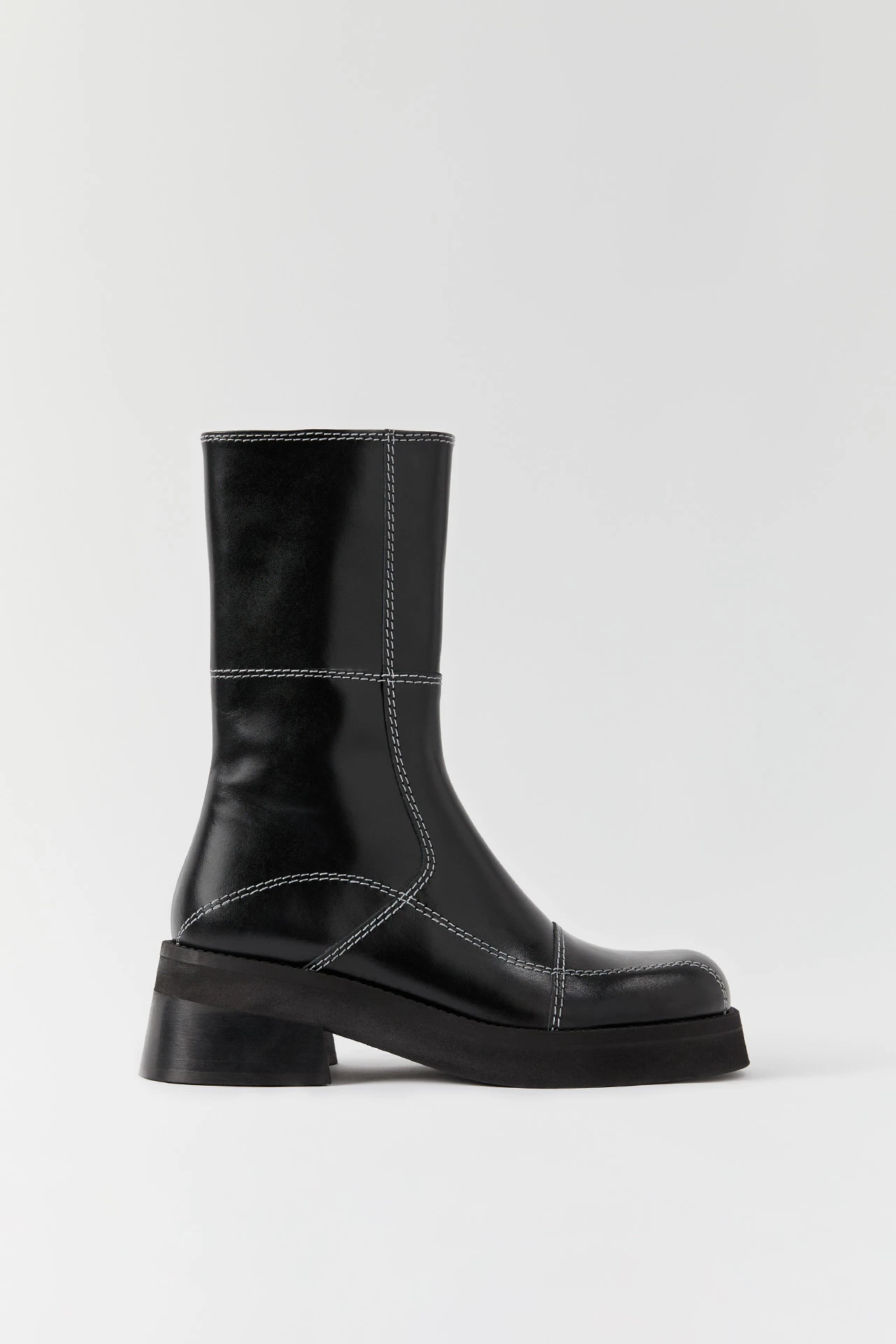 e8-heya-black-boots-001