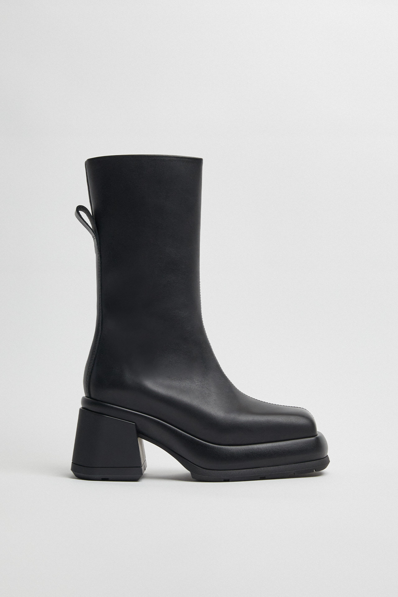 Cassia 2024 leather boot