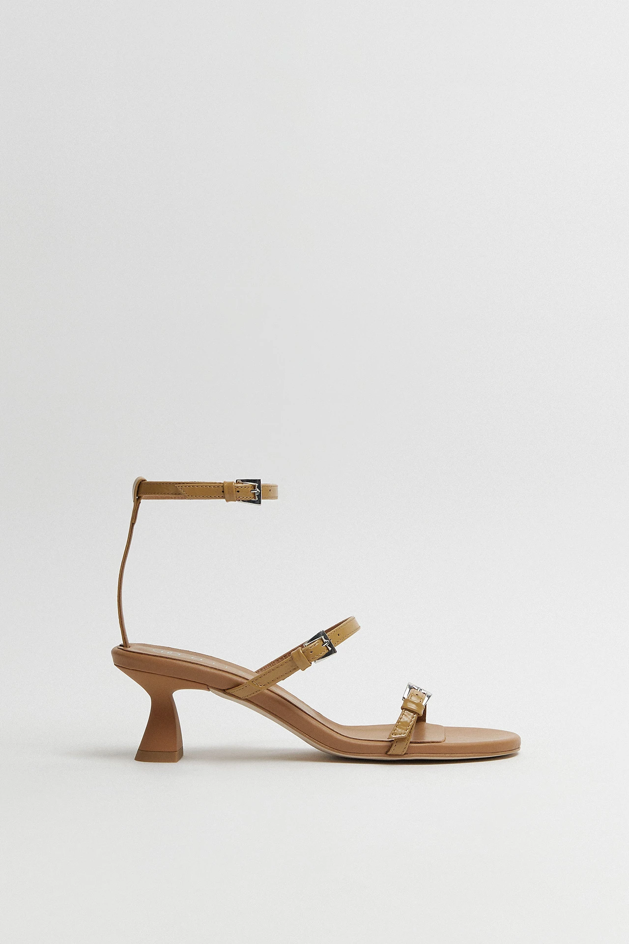 E8-Isaura-Beige-Sandal-01