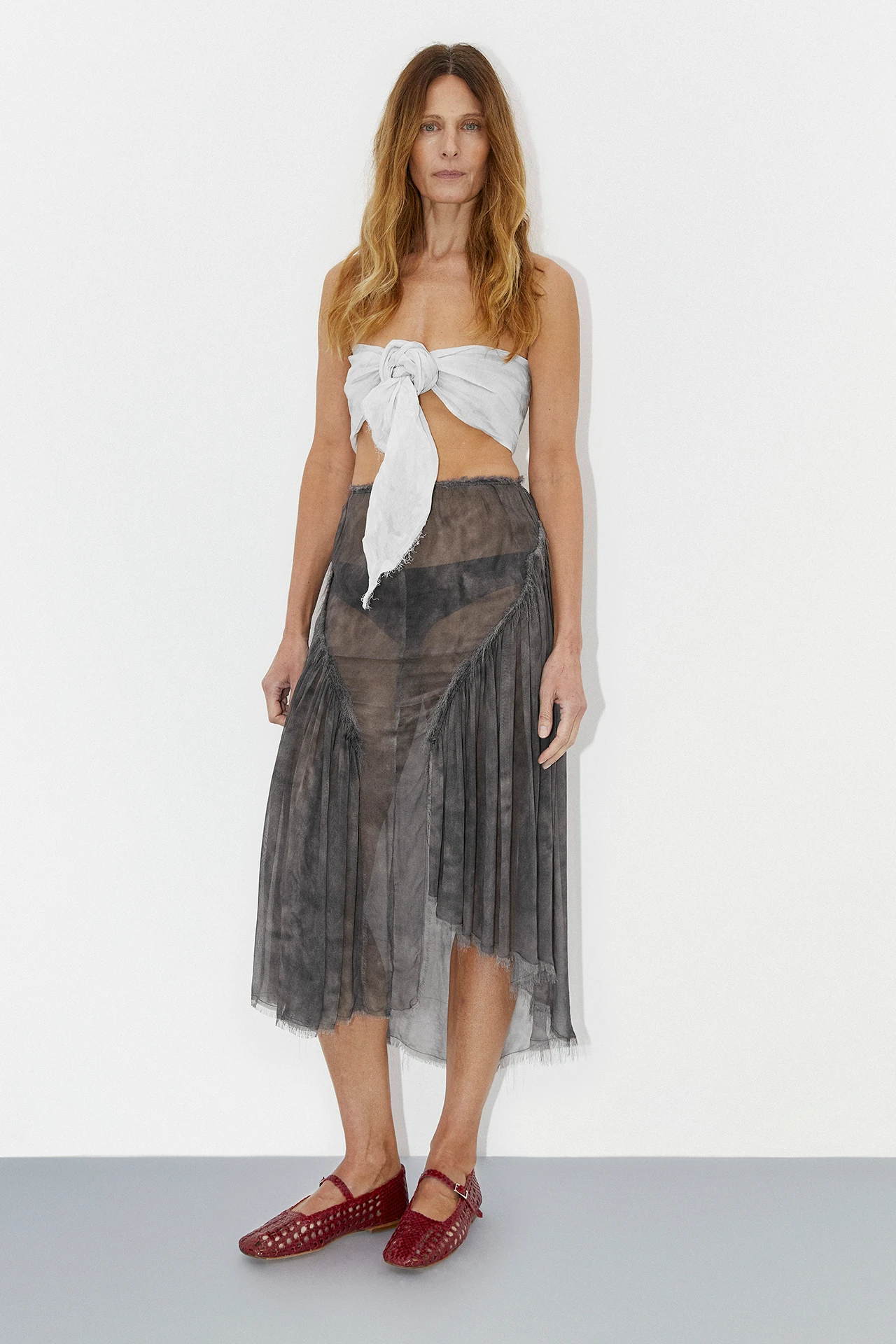 Total-miista-griselda-grey-skirt-reya-metallic-white-bra-numa-distressed-knit-skirt-yeida-dark-red-ballerinas-2