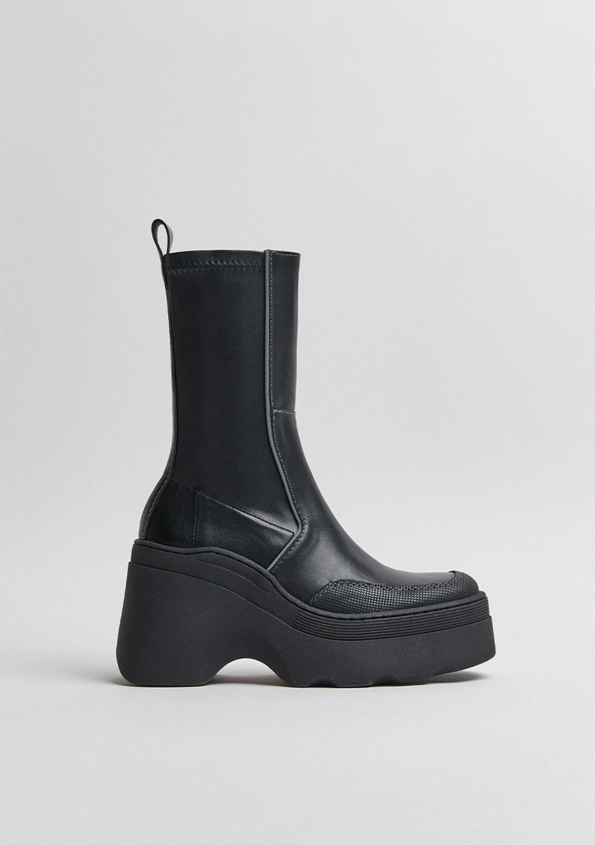 E8-deandra-black-boots-CP-1