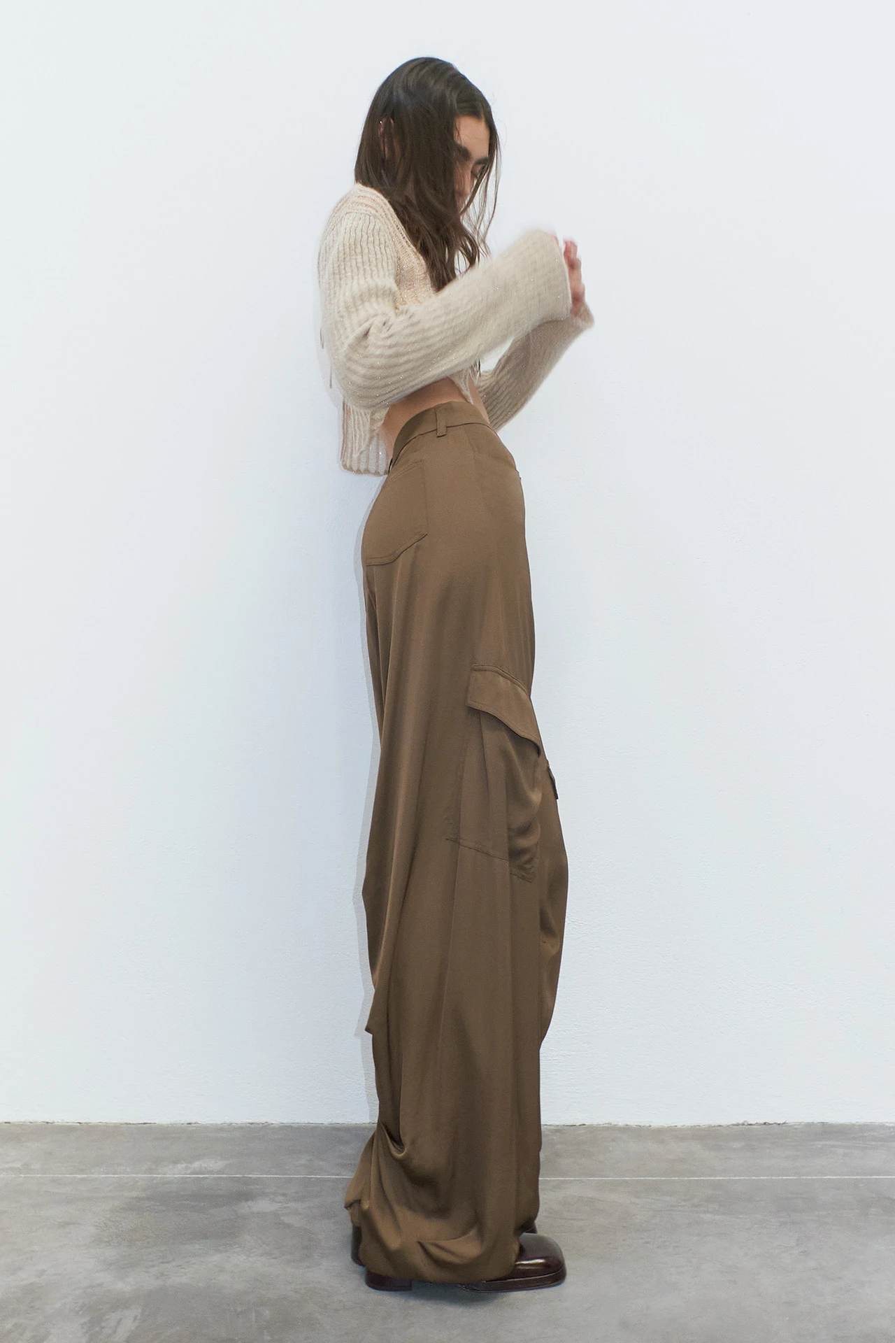 EC-miista-madalena-beige-top-sibuca-brown-trousers-06