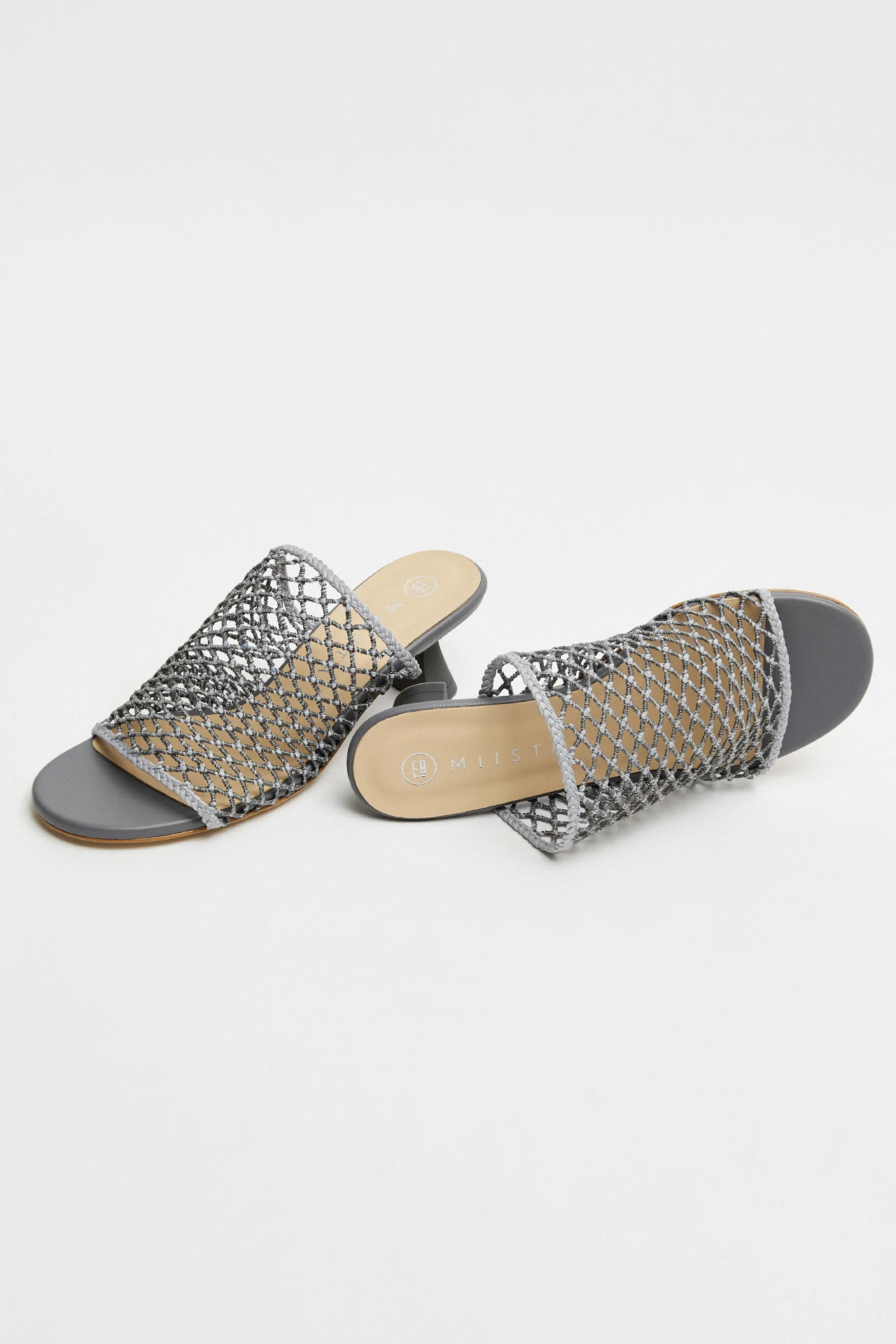 E8-Marilia-Grey-Sandal-02