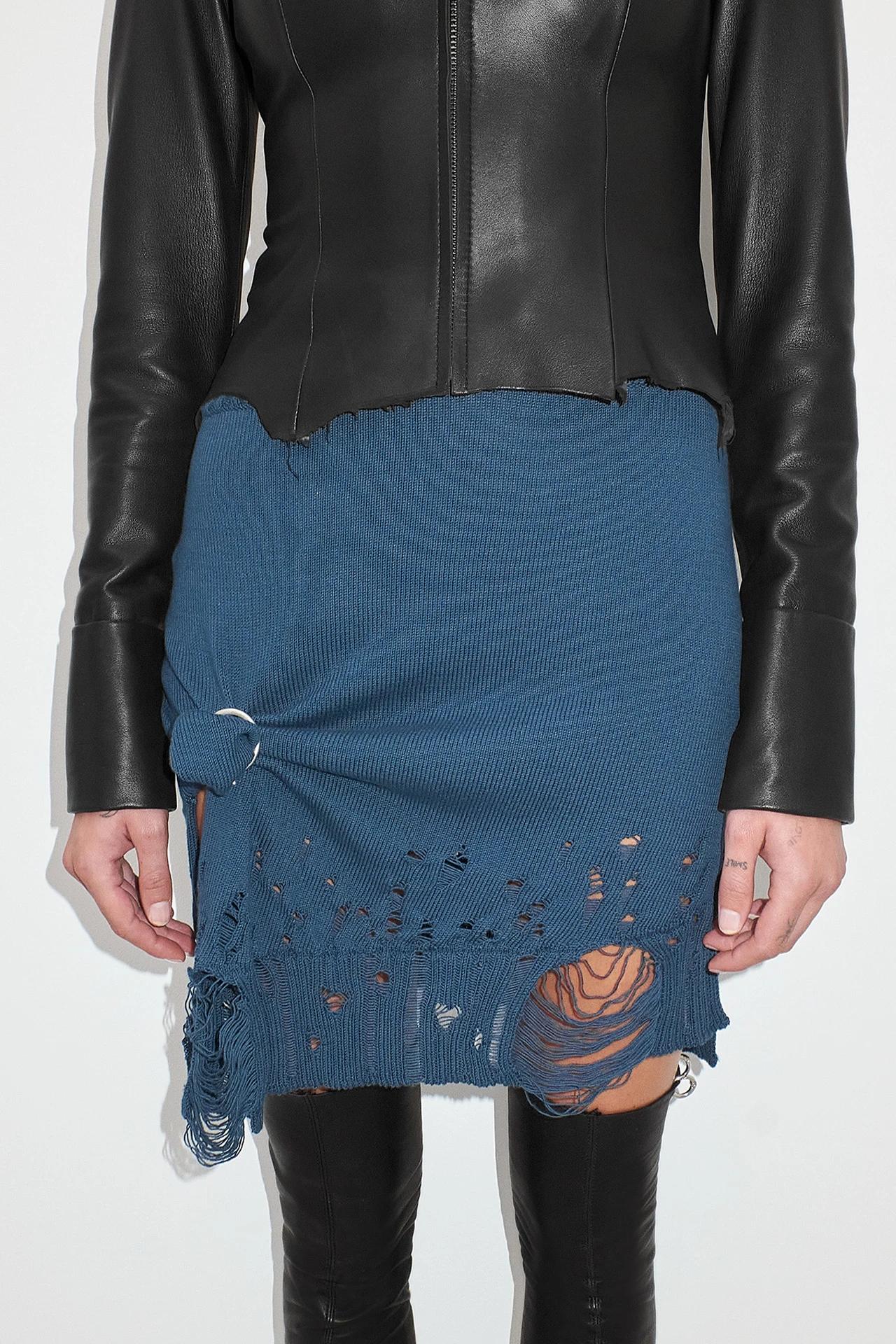 EC-miista-numa-distressed-navy-knit-skirt-03