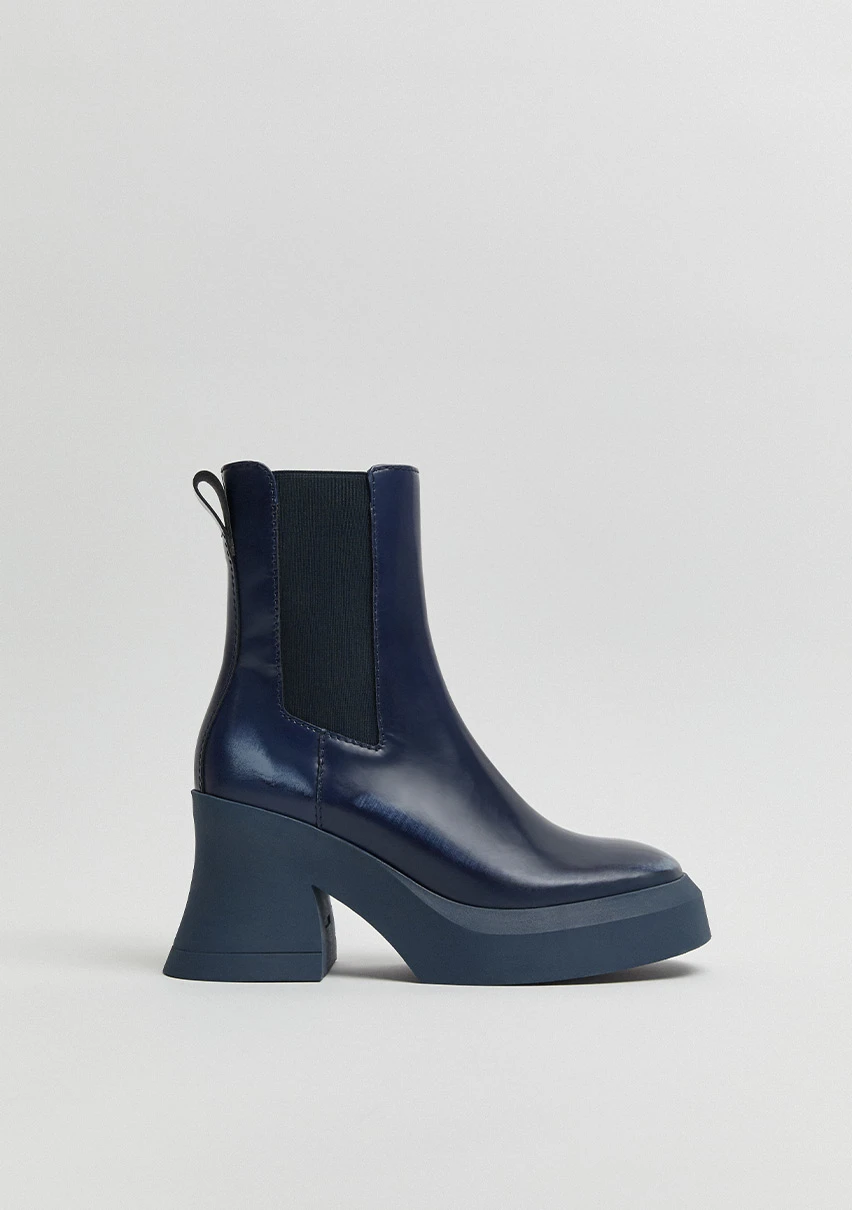 E8-analu-navy-ankle-boots-CP-1