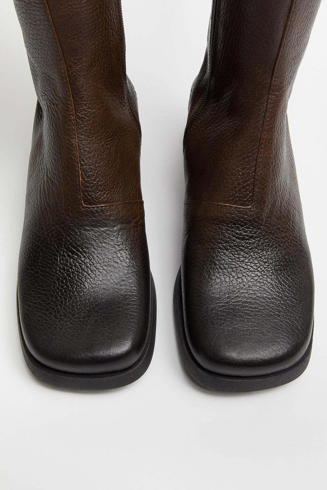 E8-Brunilhda-Brown-Caramel-Tall-Boots-04