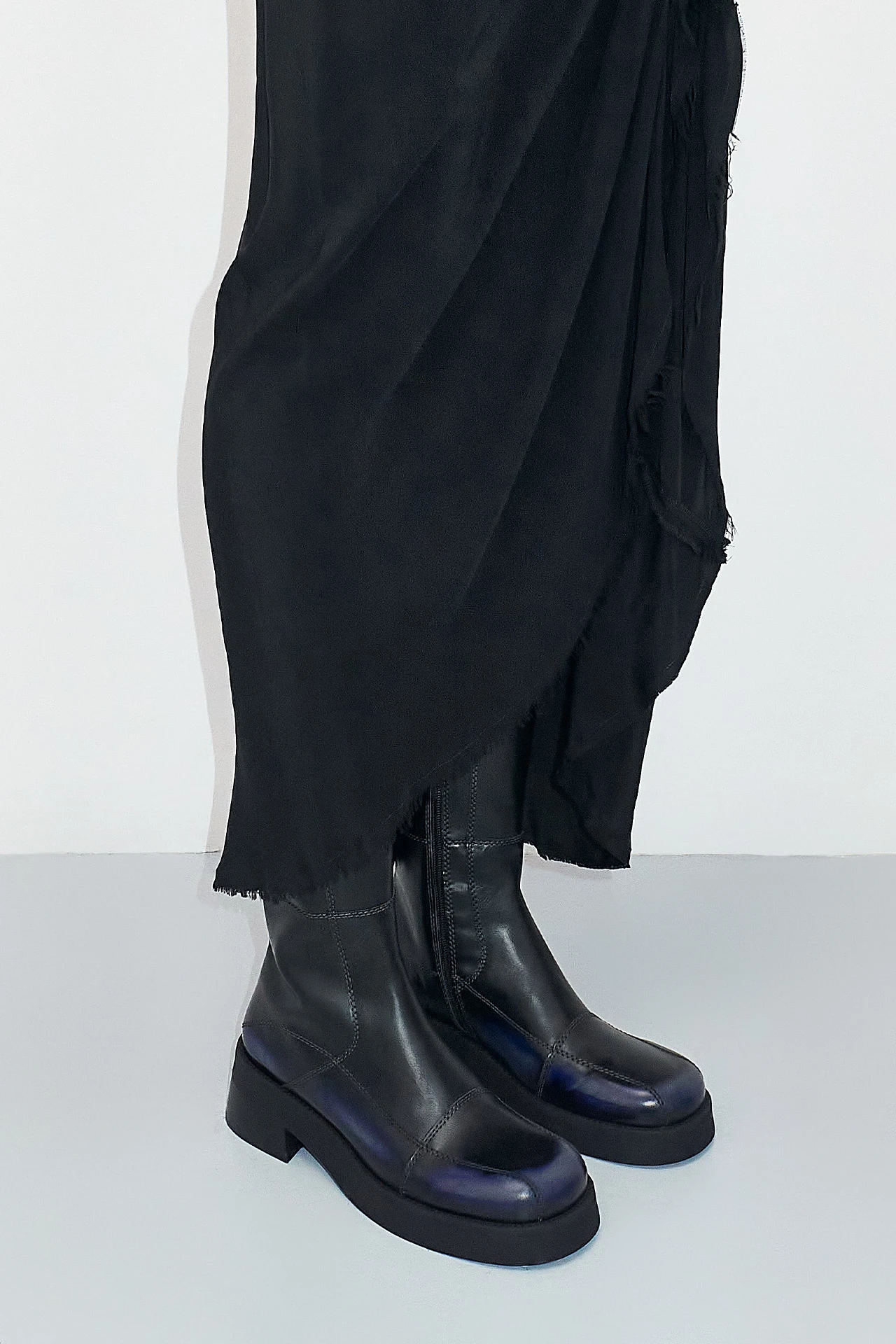 EC-E8-Heya-Black-Grey-Blue-Ankle-Boots-01