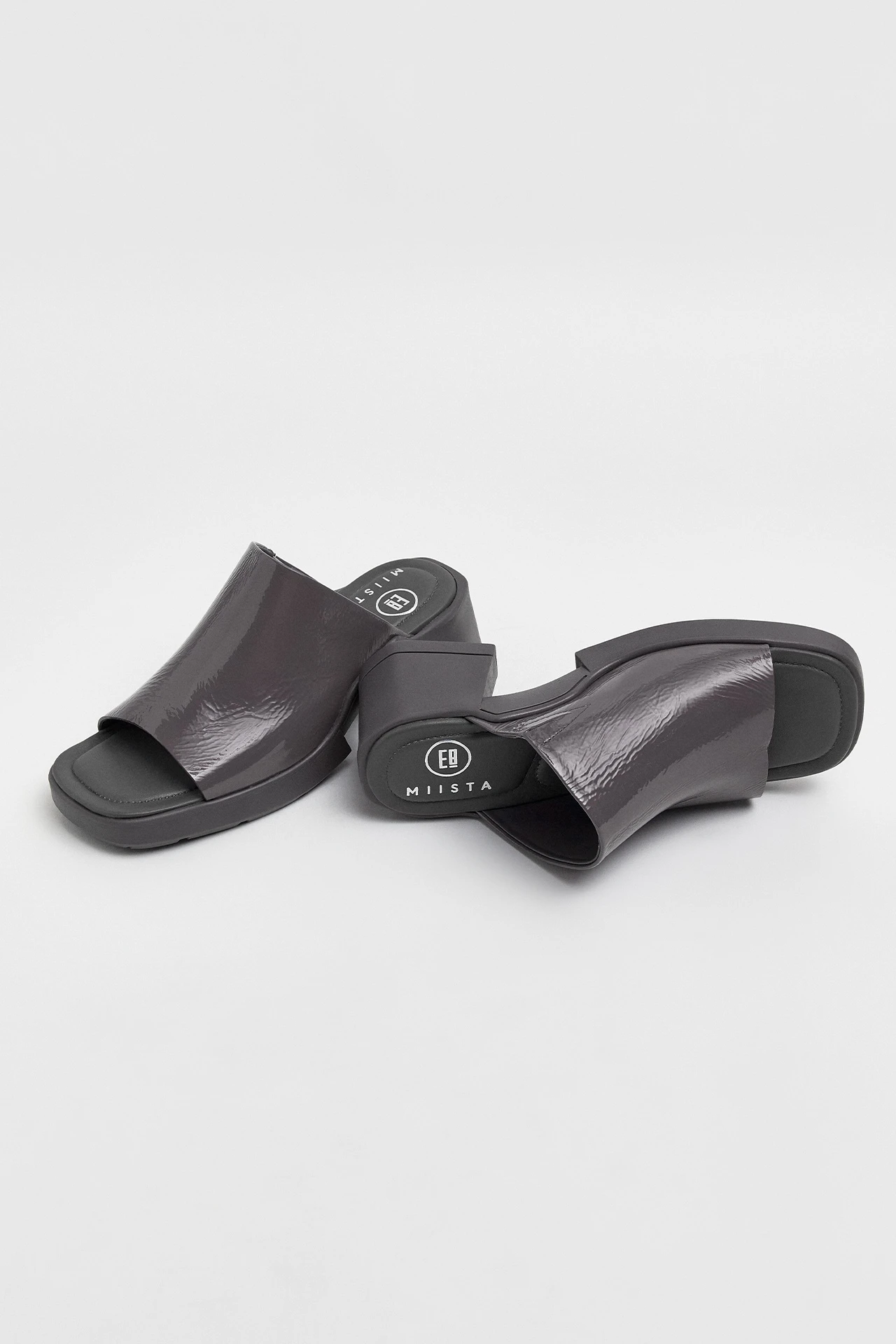 e8-Clarin-Dark-Grey-Mule-Sandals-02