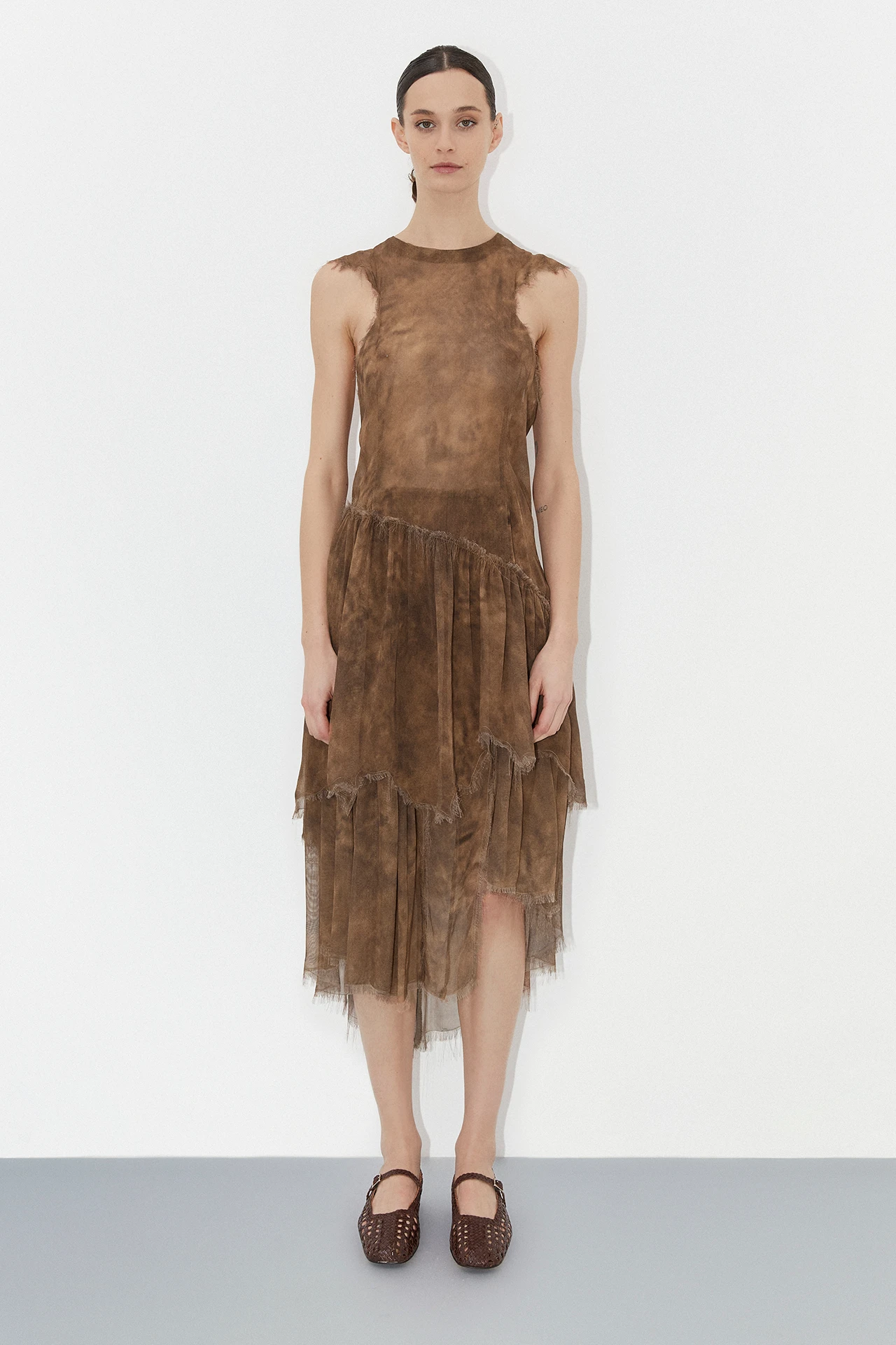 Total-yeida-brown-ballerinas-siv-brown-dress-01