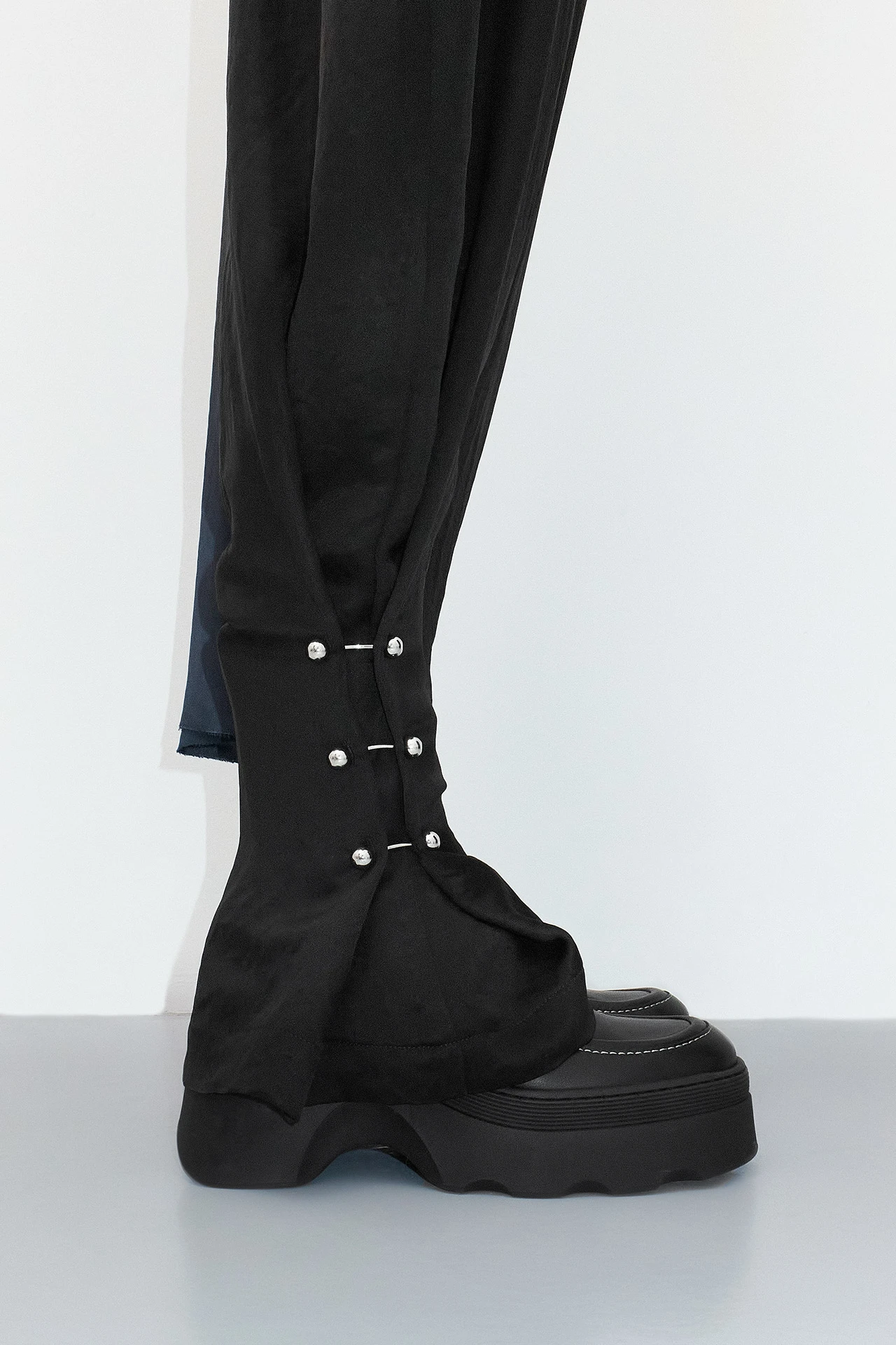 EC-E8-annelise-black-ankle-boots-03