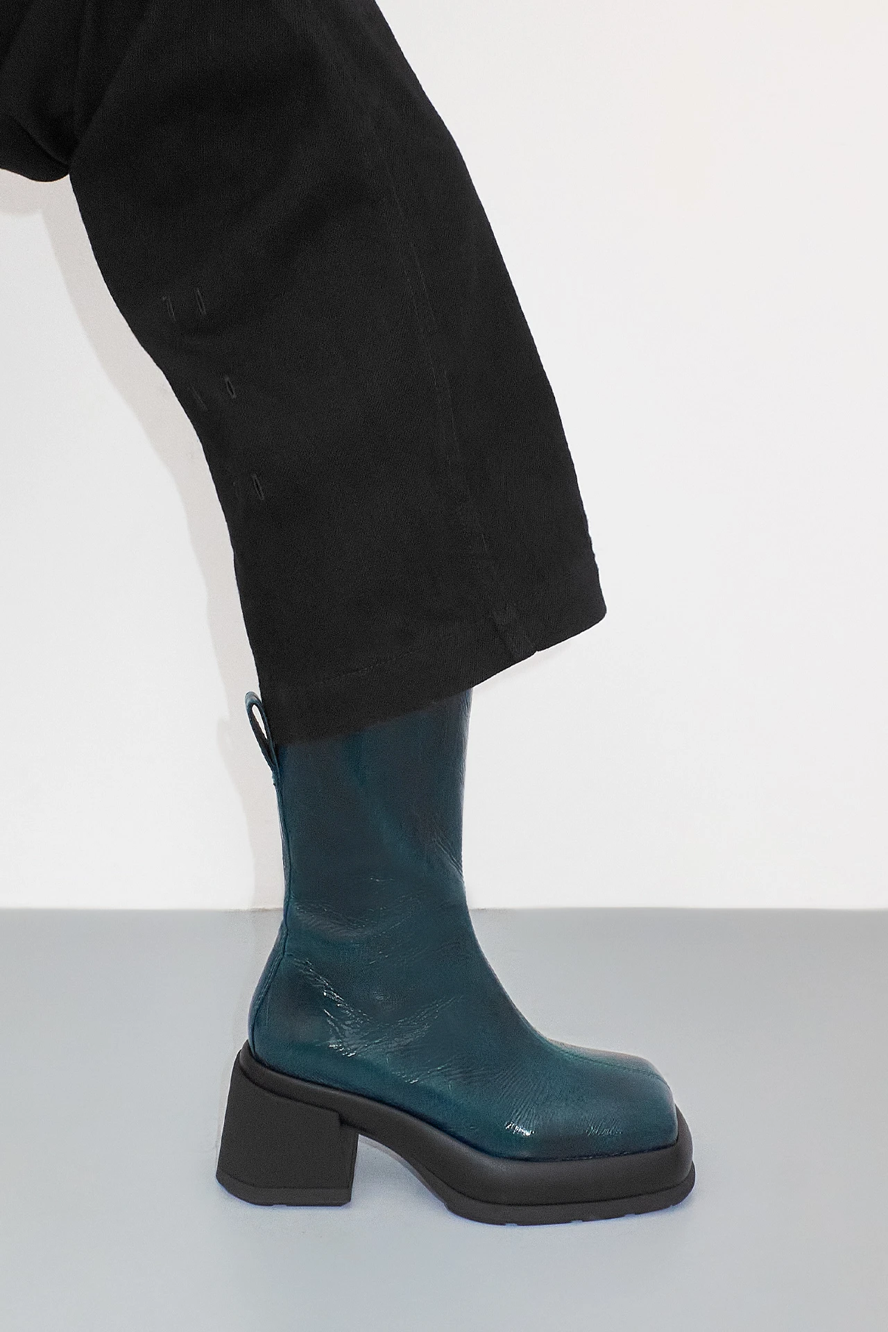 ec-e8-Cassia-Blue-Boots-02