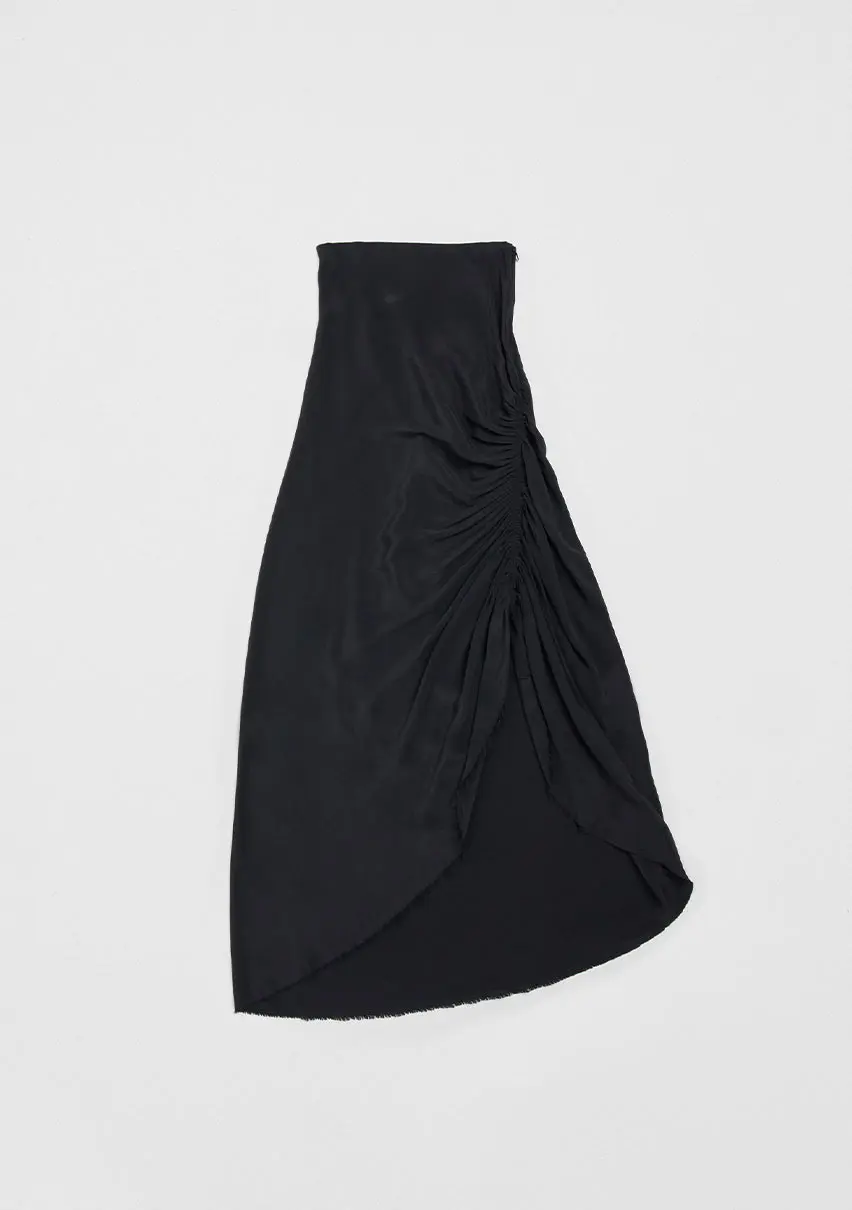 Miista-ze-black-skirt-CP-3