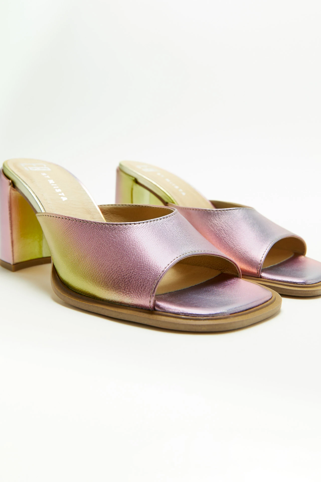 e8-marlon-metallic-sandals-3