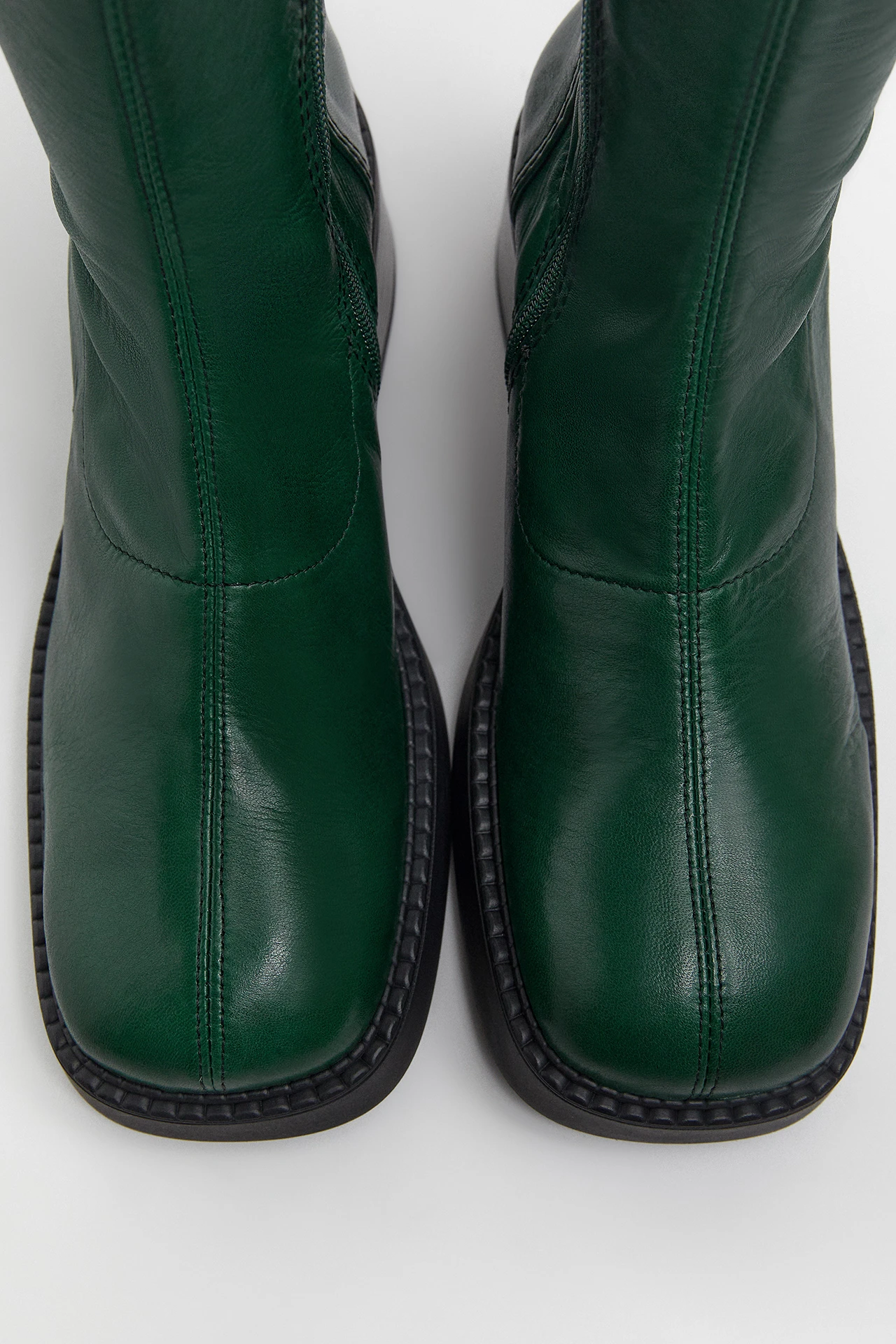 e8-Vero-Deep-Green-Boots-03