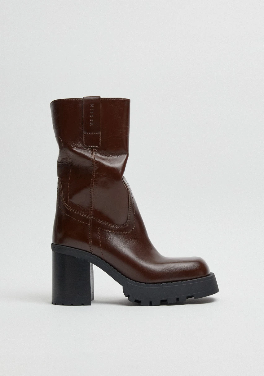 E8-Daiane-Brown-Ankle-Boots-CP-2