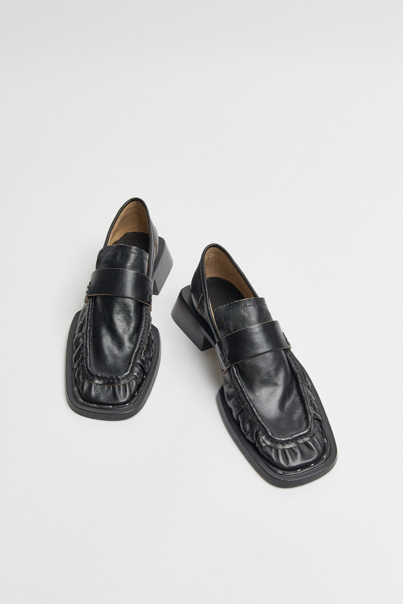 Miista-airi-black-loafers-04