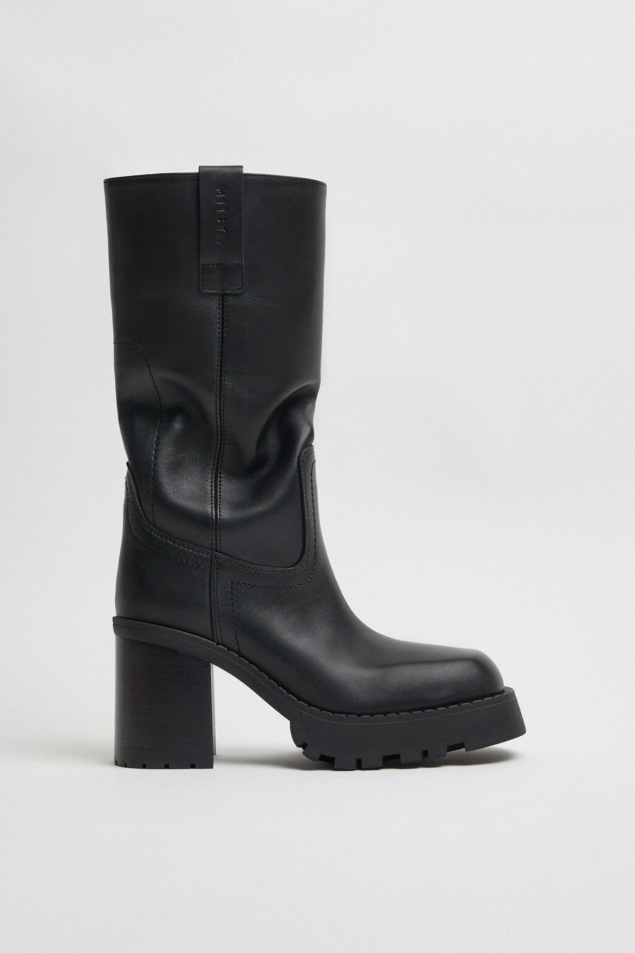 E8-dionira-black-tall-boots-01