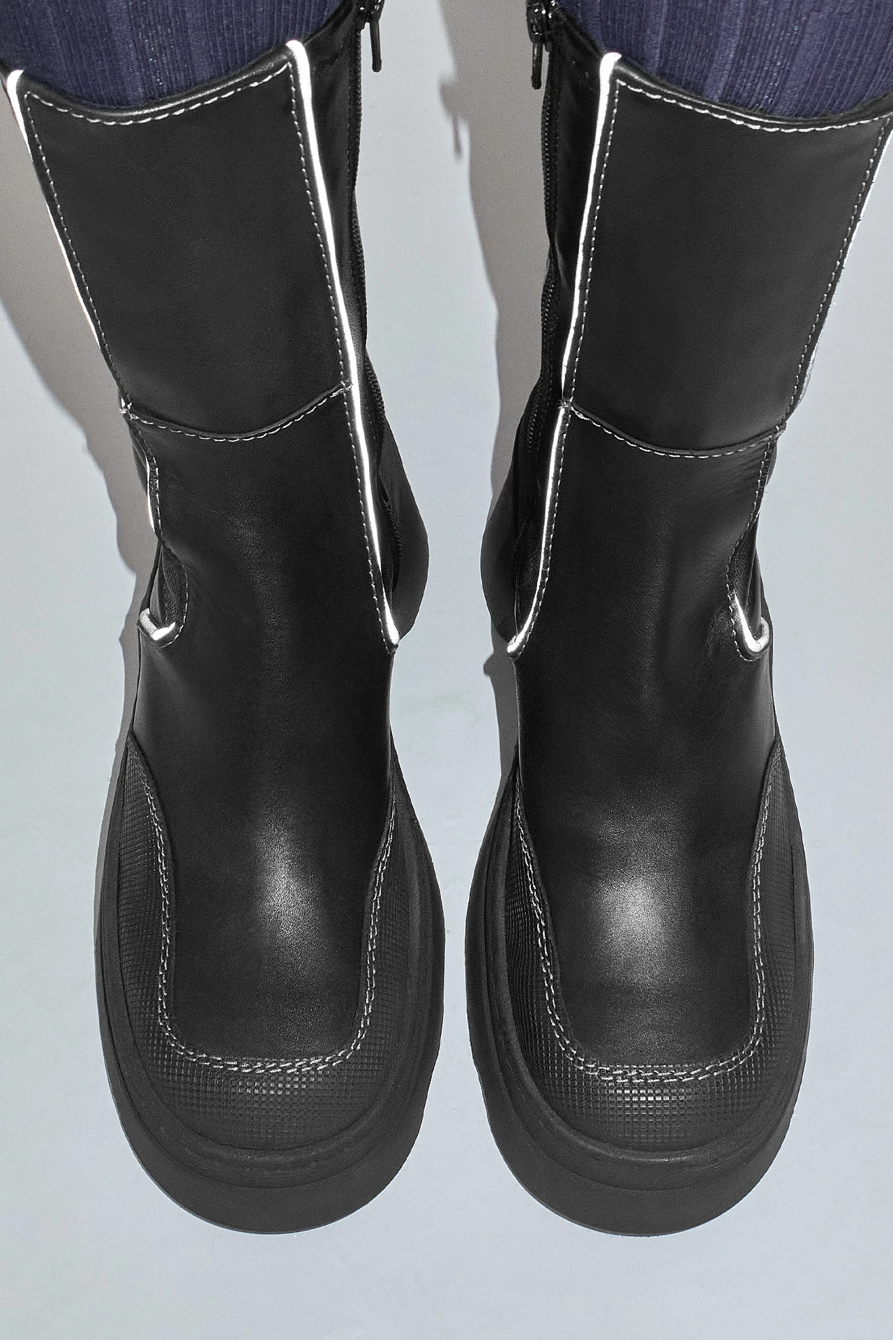 ec-e8-Deandra-Black-Boots-03